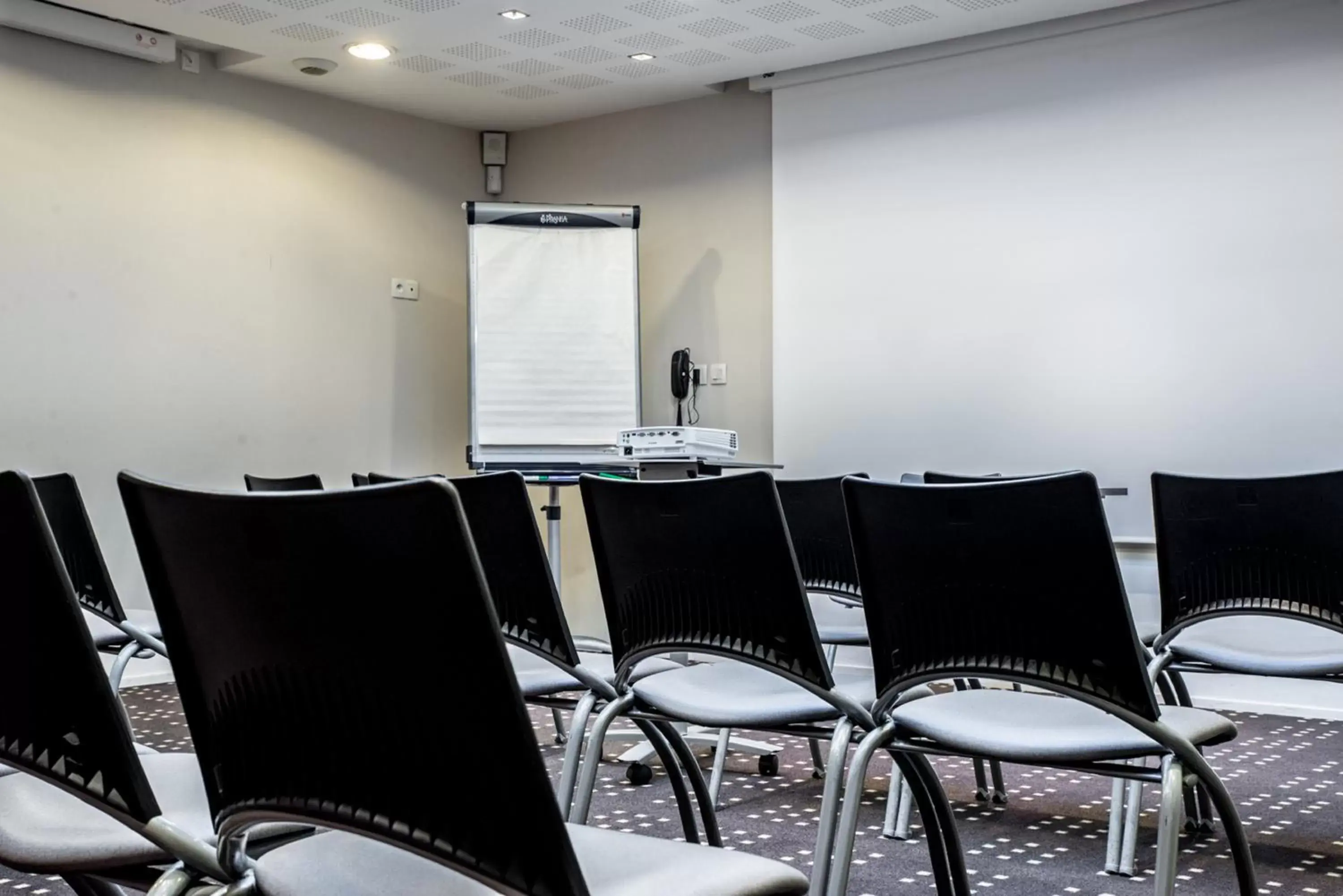 Meeting/conference room in Kyriad Rennes Nord Hotel