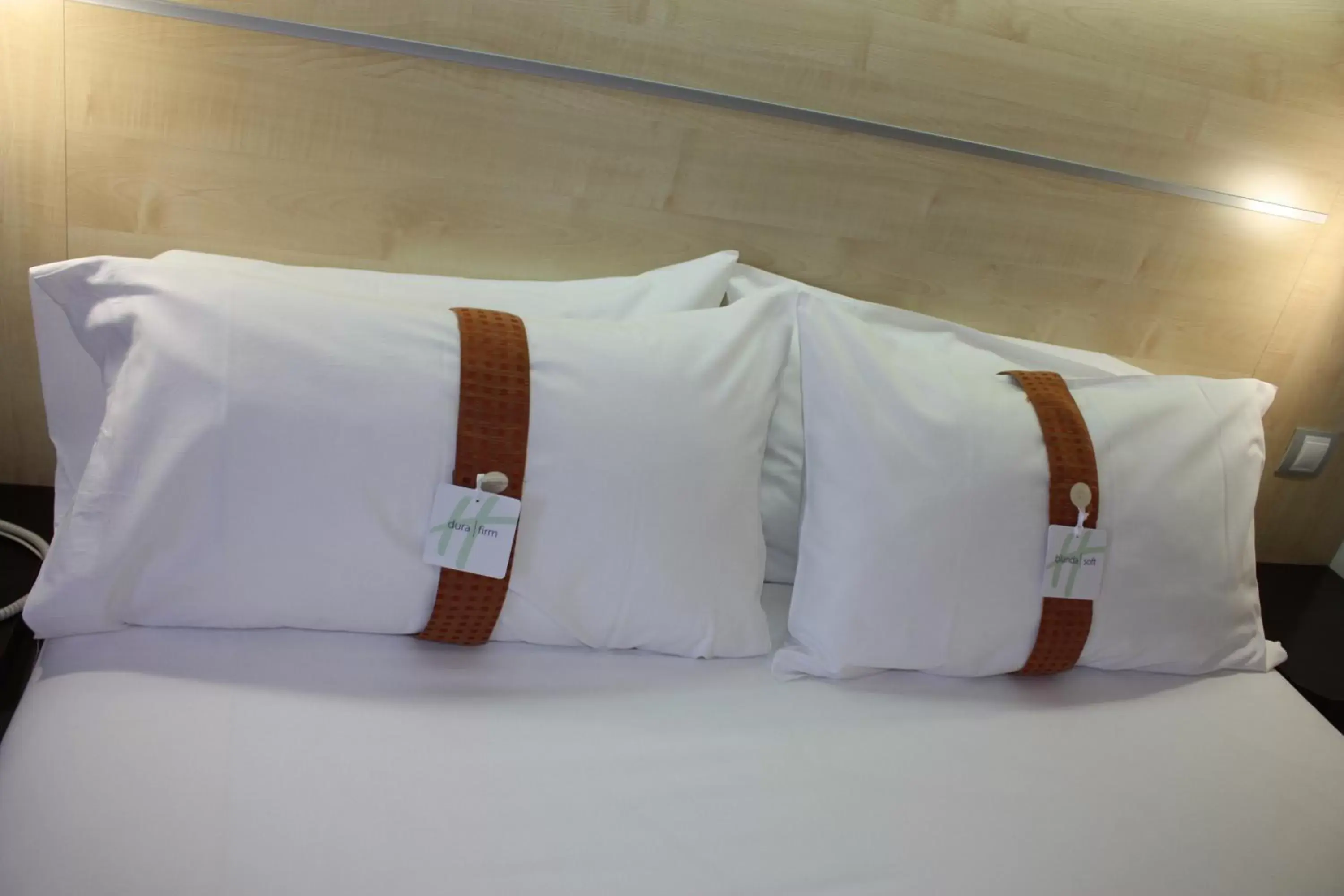 Bed in Holiday Inn Express Molins de Rei