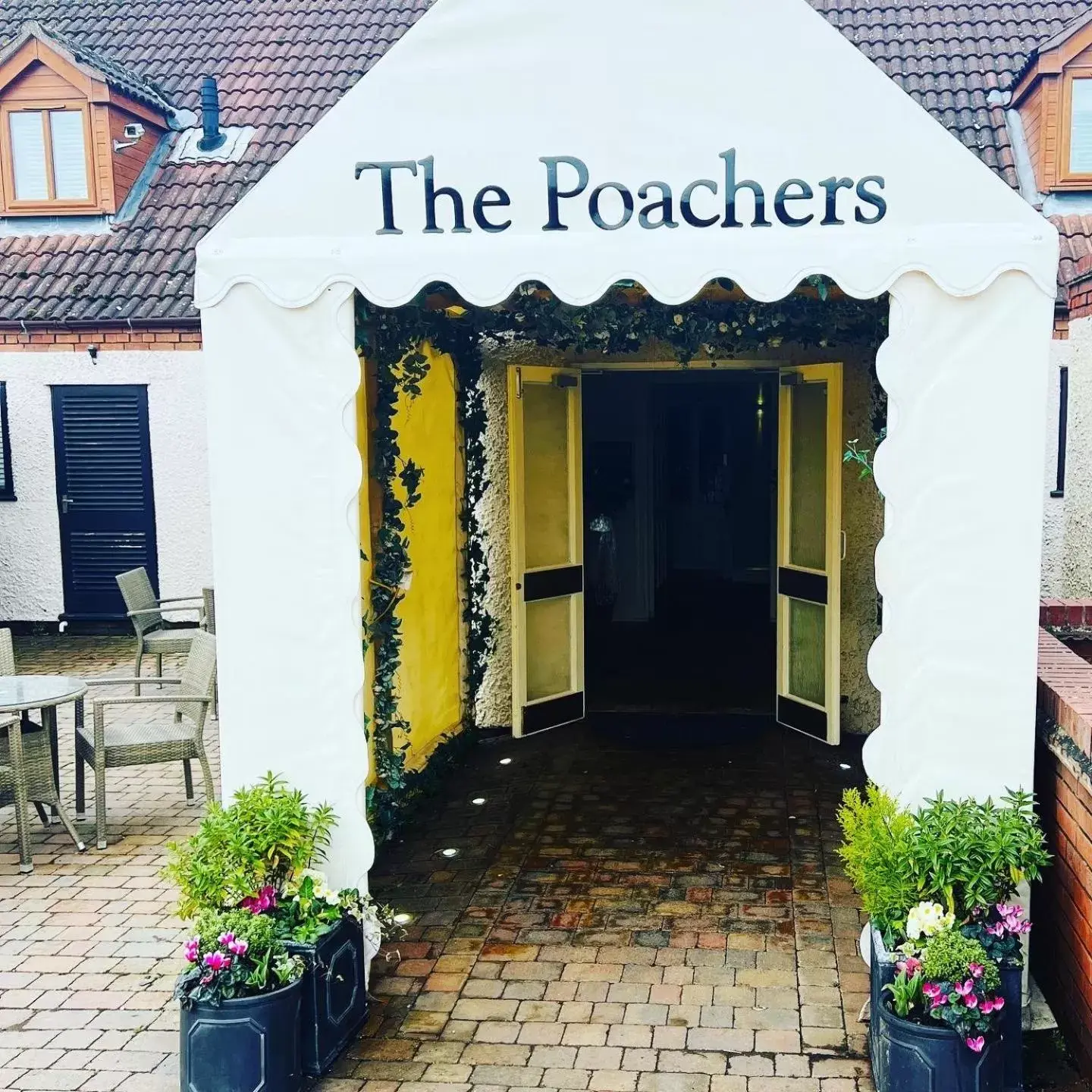 Facade/entrance in The Poachers Hotel