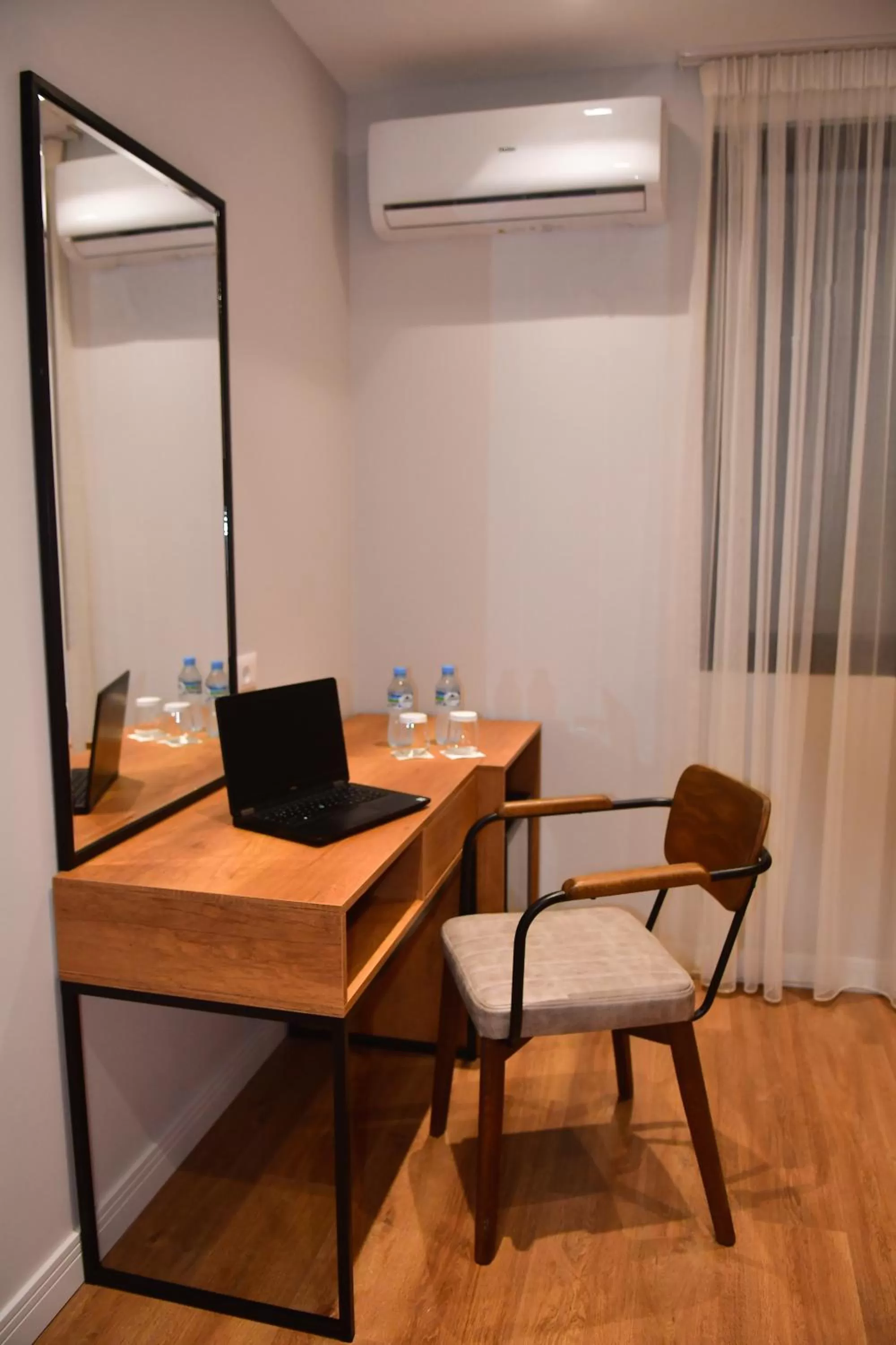 TV and multimedia, Dining Area in 313 Villa City Center Hotel