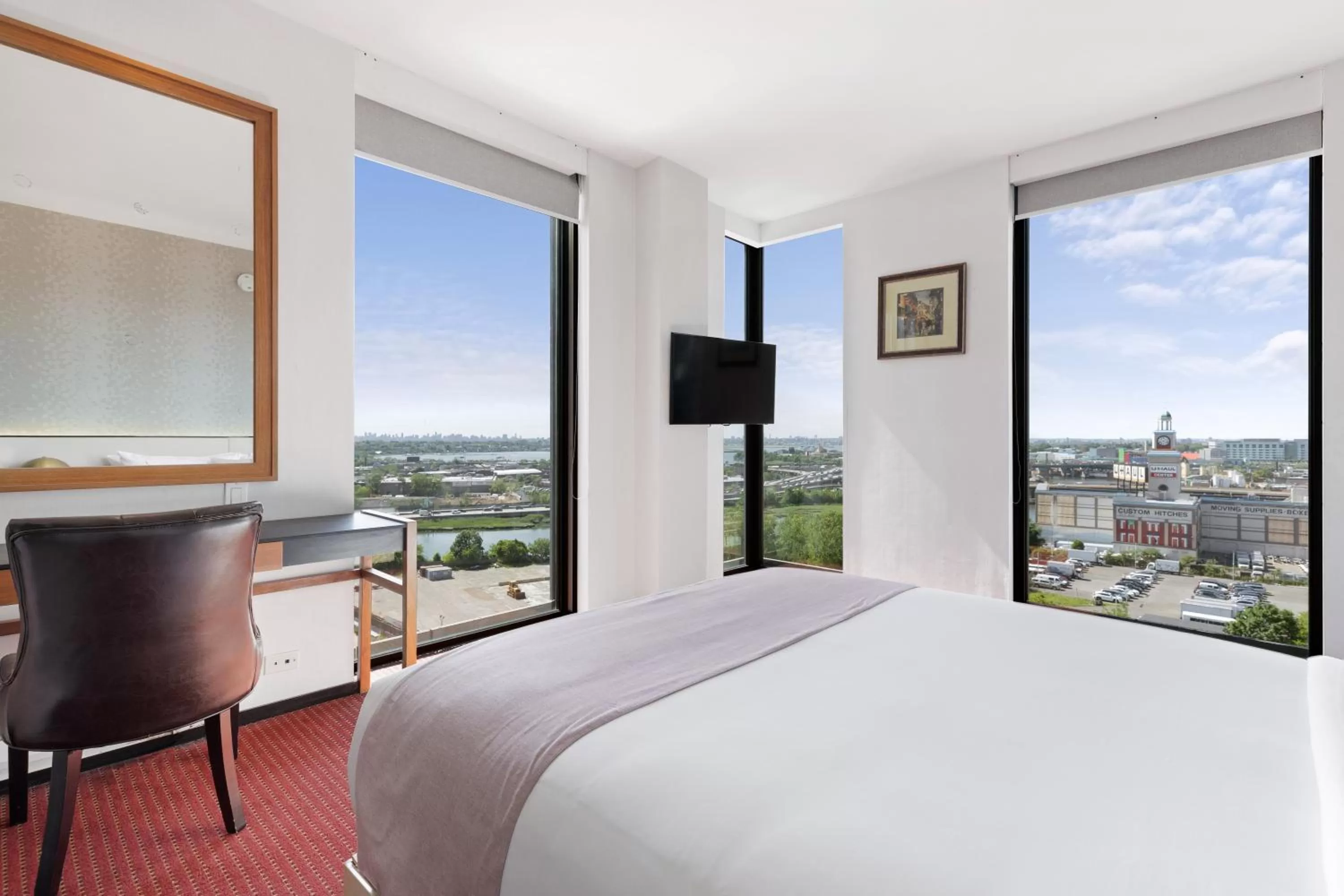 Bedroom, Bed in The Parc Hotel