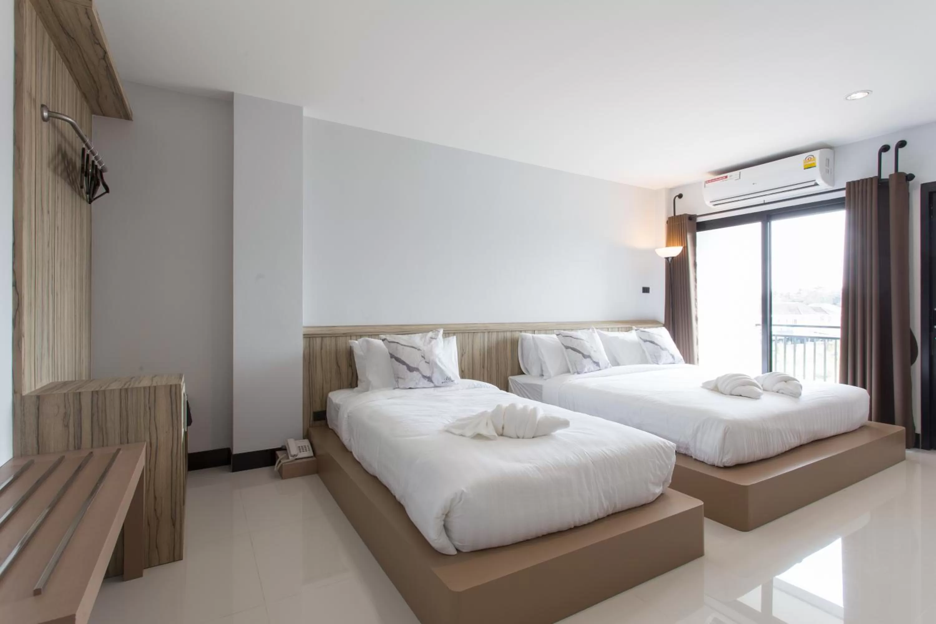 Triple Room in Well Timed Hotel