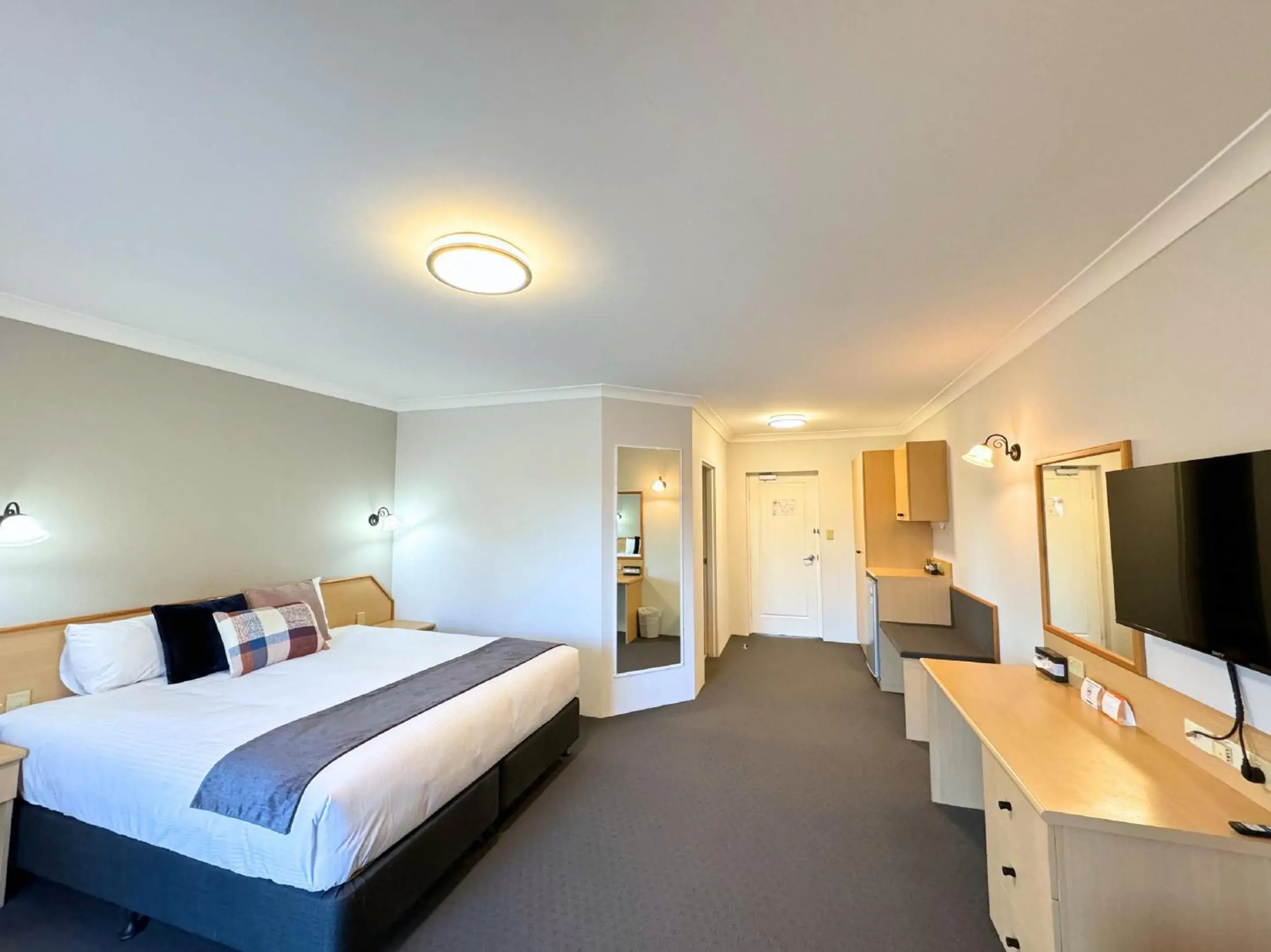 Photo of the whole room, Bed in Redhill Tamworth Motor Inn and Conference Centre