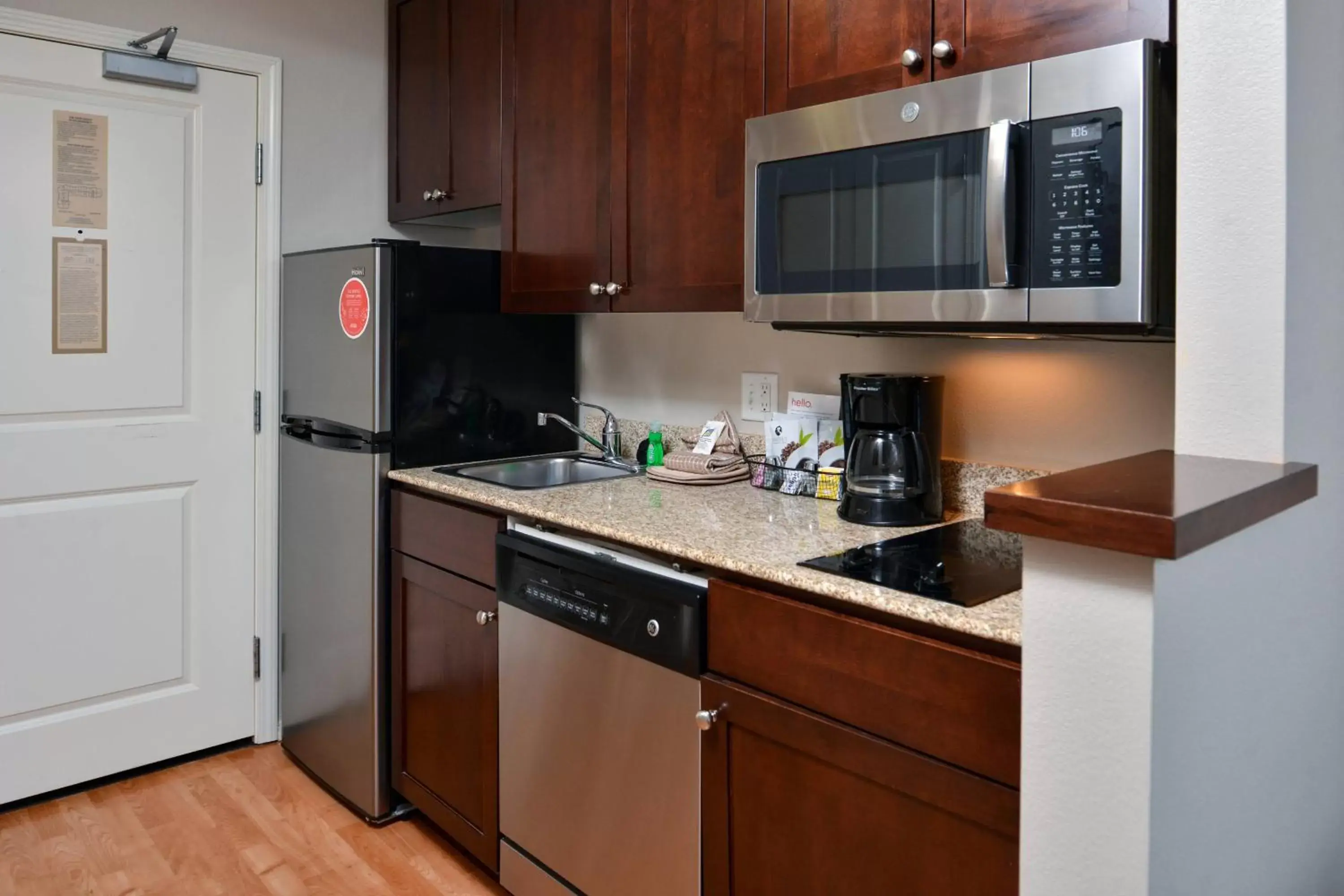 Bedroom, Kitchen/Kitchenette in TownePlace Suites by Marriott Boise Downtown/University