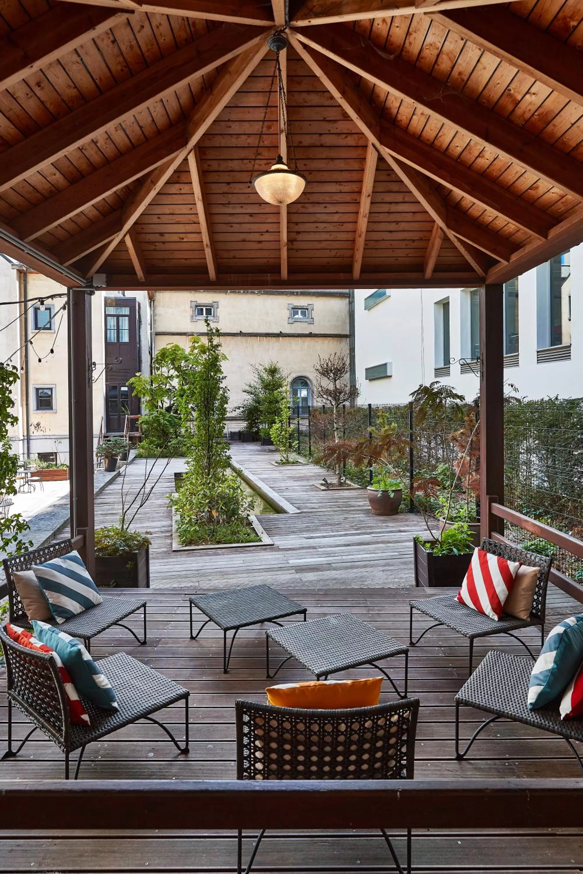 Garden in Urban Yard Hotel