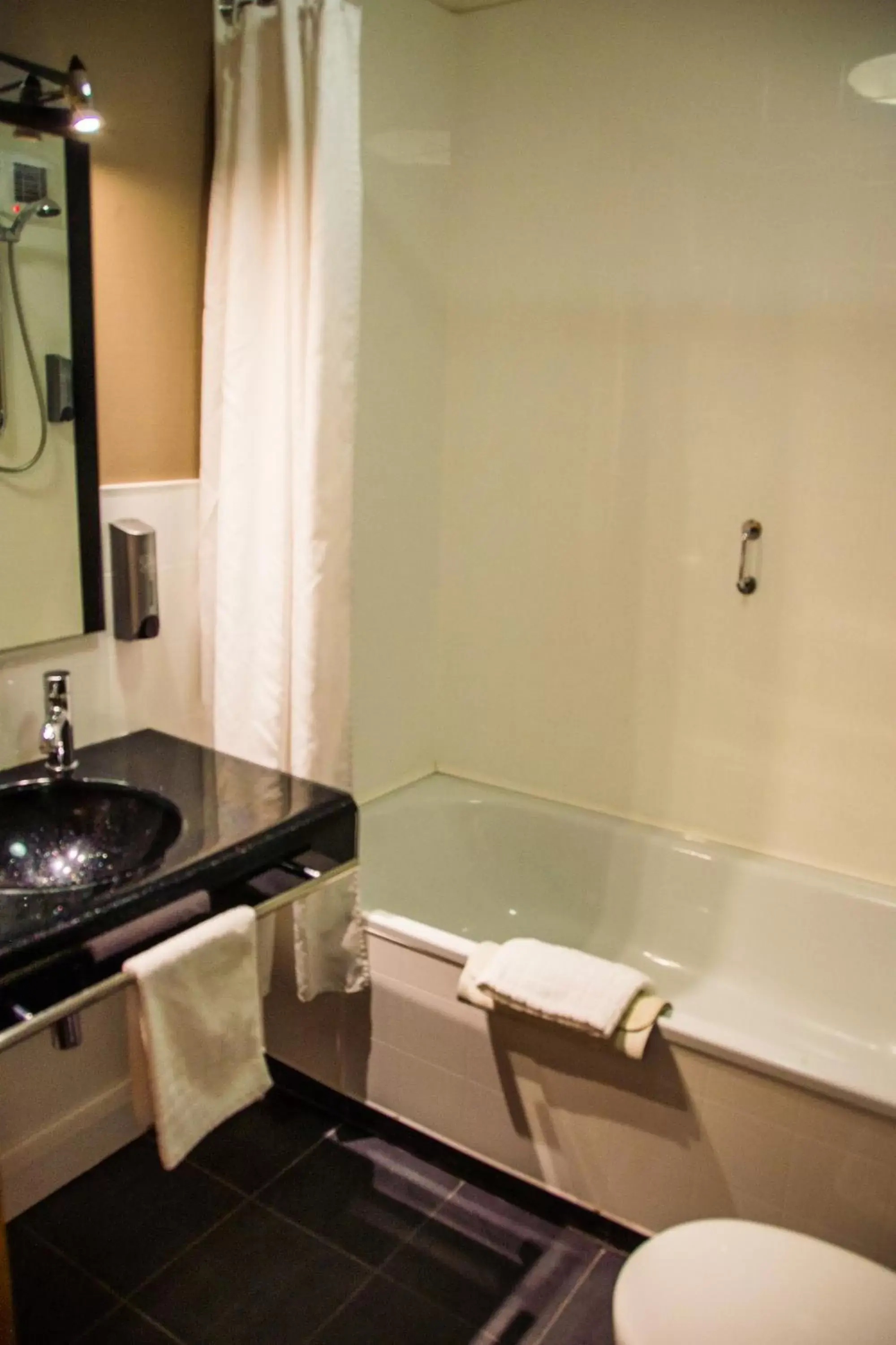 Bathroom in Fiordland Hotel