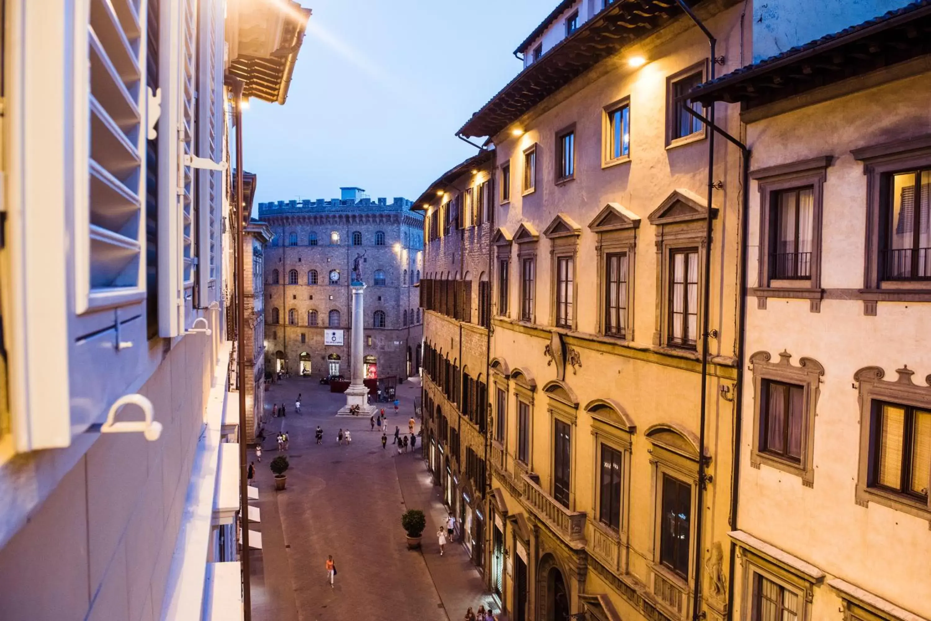 Street view, Balcony/Terrace in Hotel Milù
