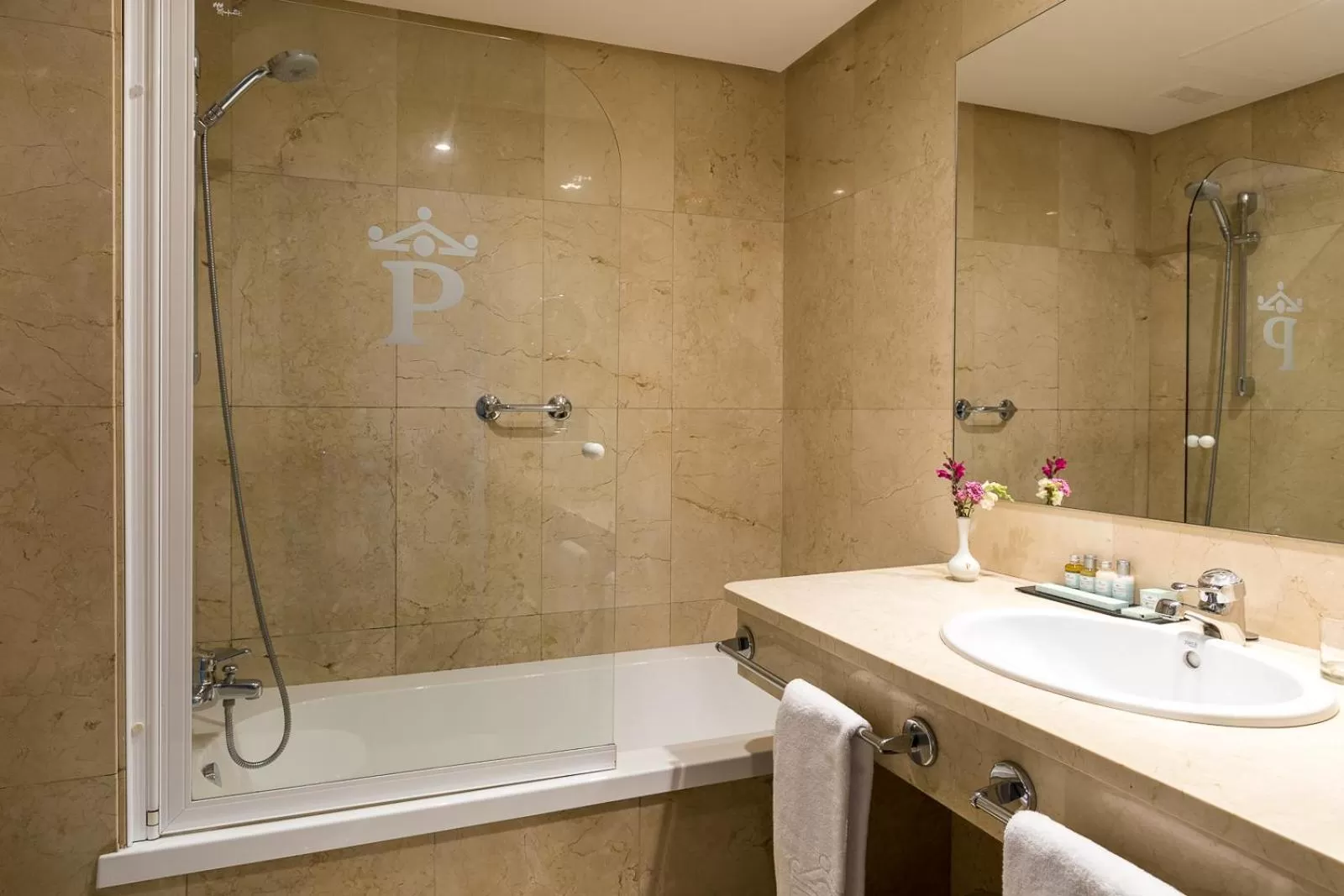 Bathroom in Parador de Hondarribia