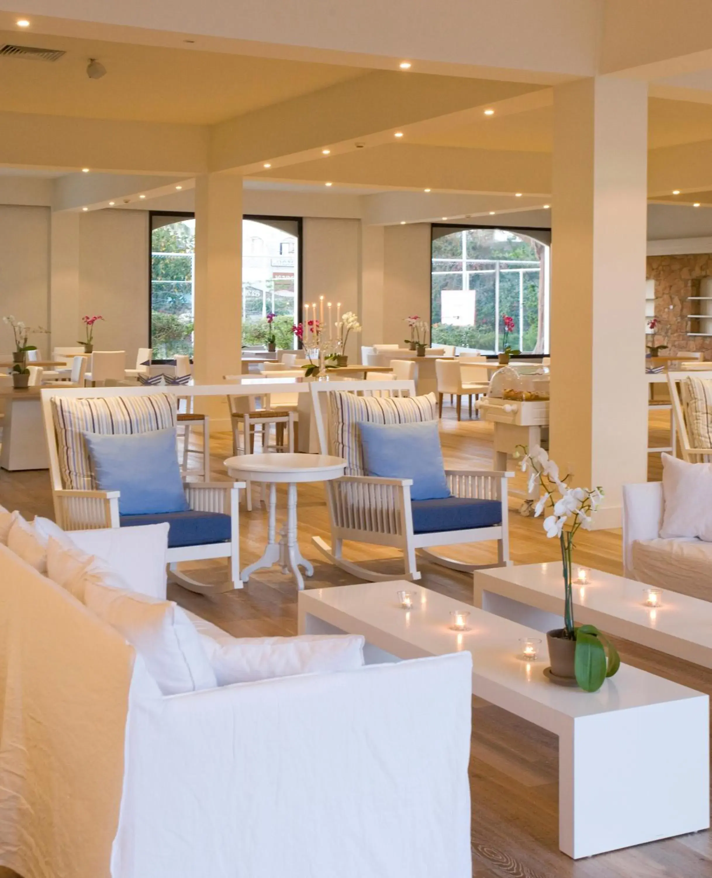 Communal lounge/ TV room, Restaurant/Places to Eat in Sentido Sandy Beach Hotel & Spa