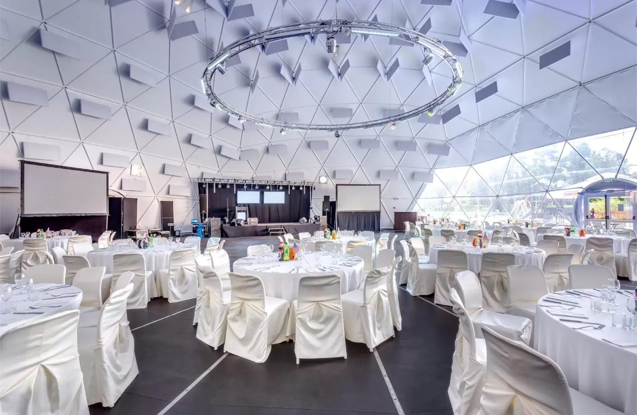 Meeting/conference room, Banquet Facilities in Holiday Inn Resort Warsaw Józefów, an IHG Hotel