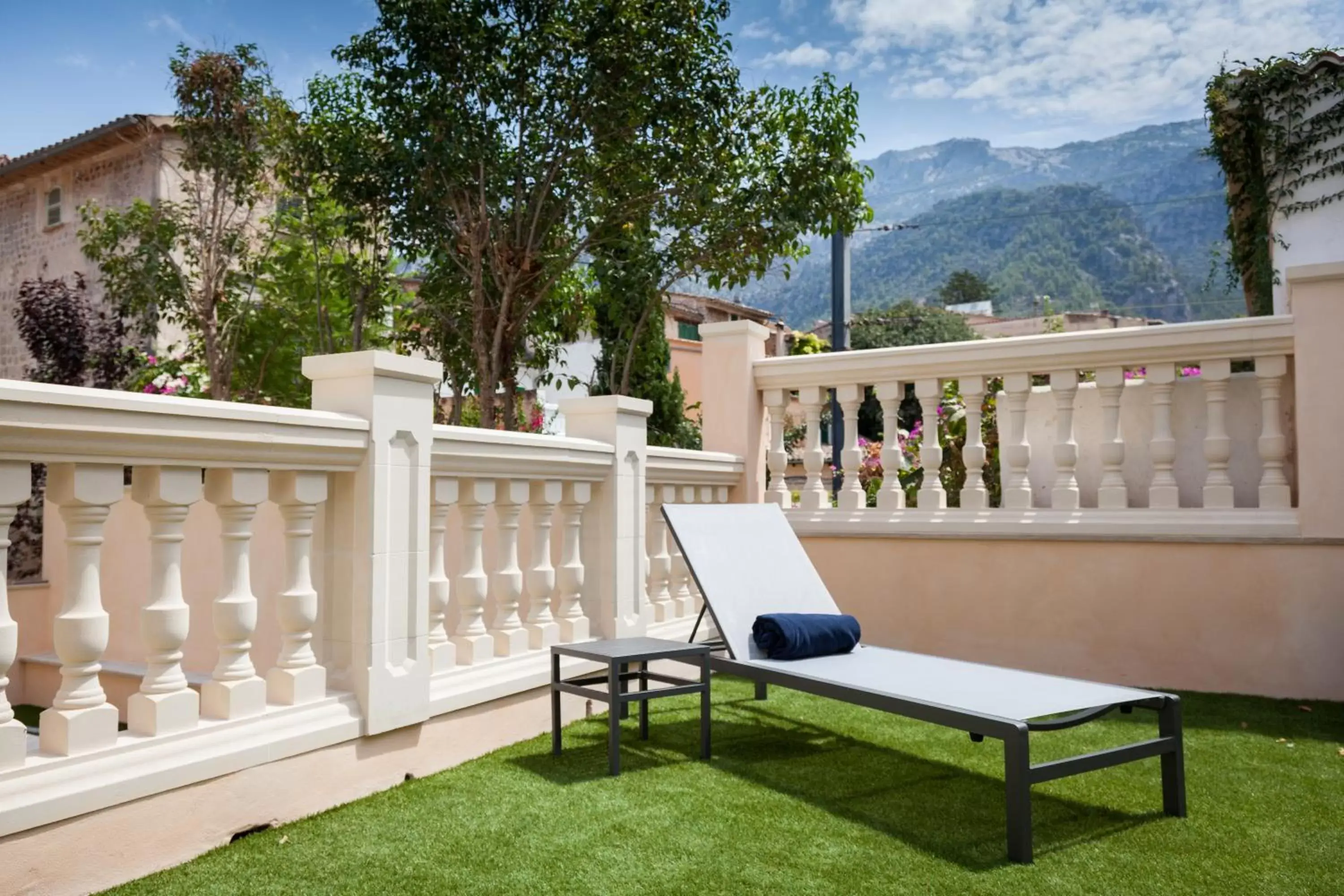 Swimming pool in Hotel El Guía