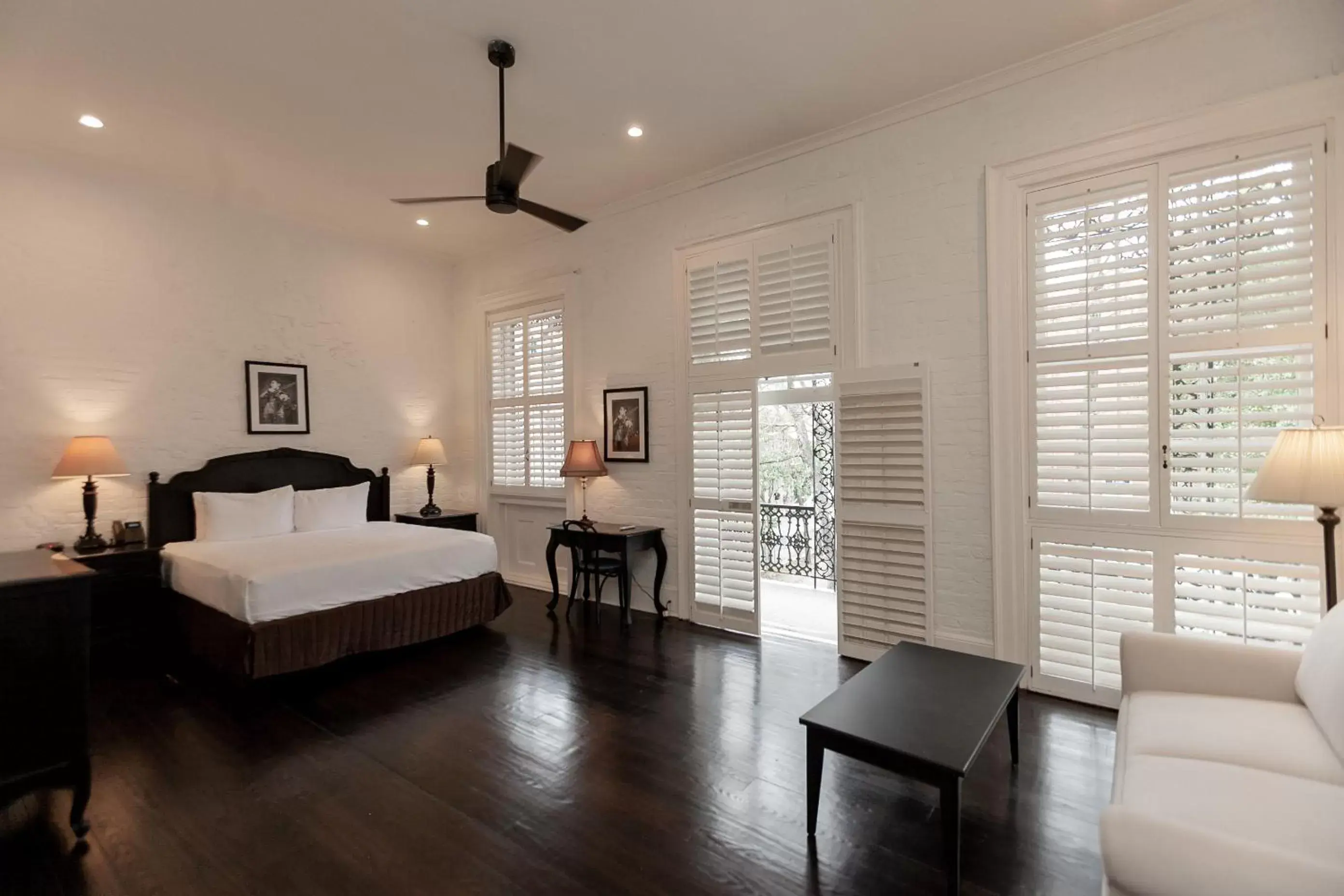 Bedroom in Hotel Royal New Orleans