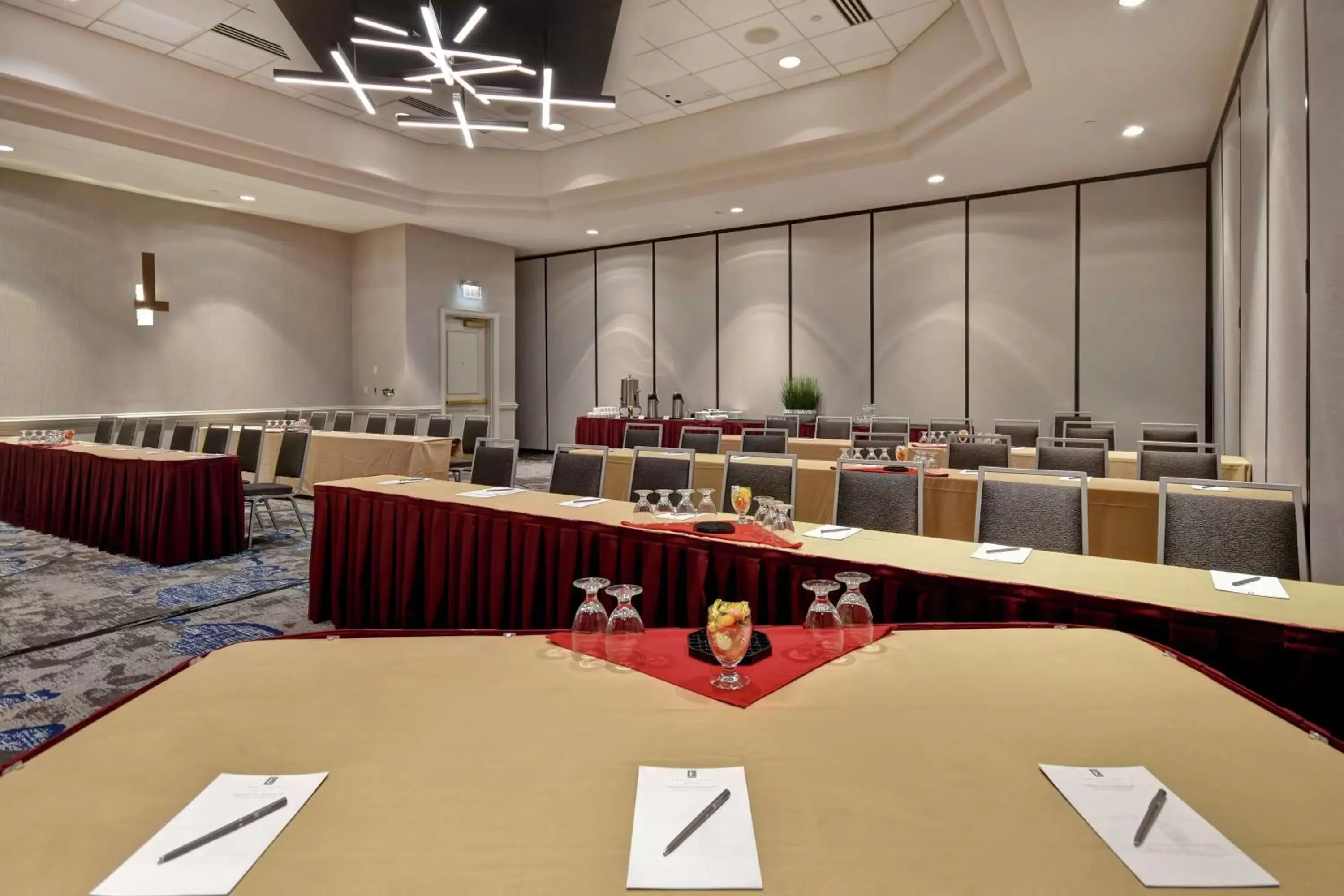 Meeting/conference room in Embassy Suites Charleston