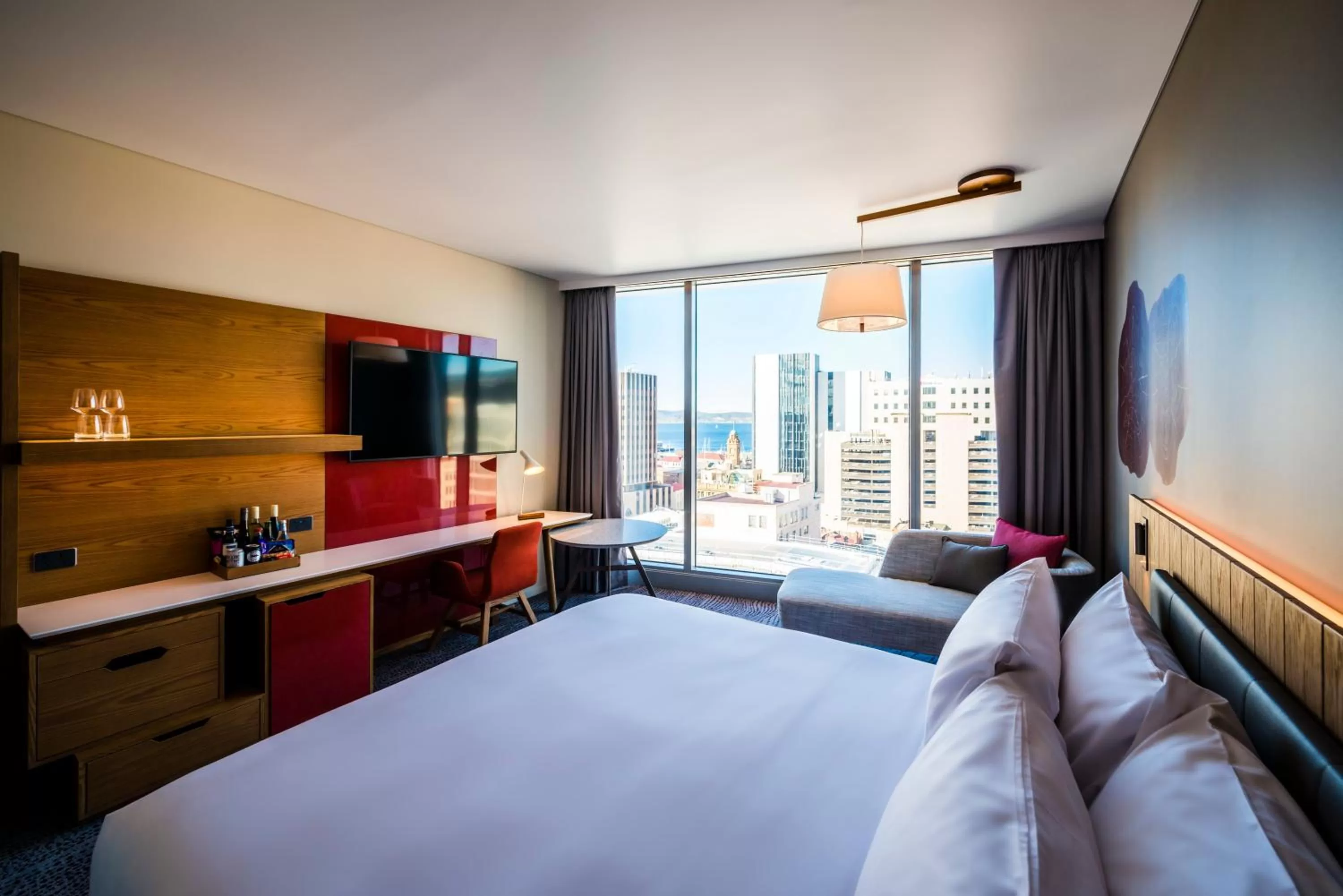 Photo of the whole room, Bed in Crowne Plaza Hobart by IHG