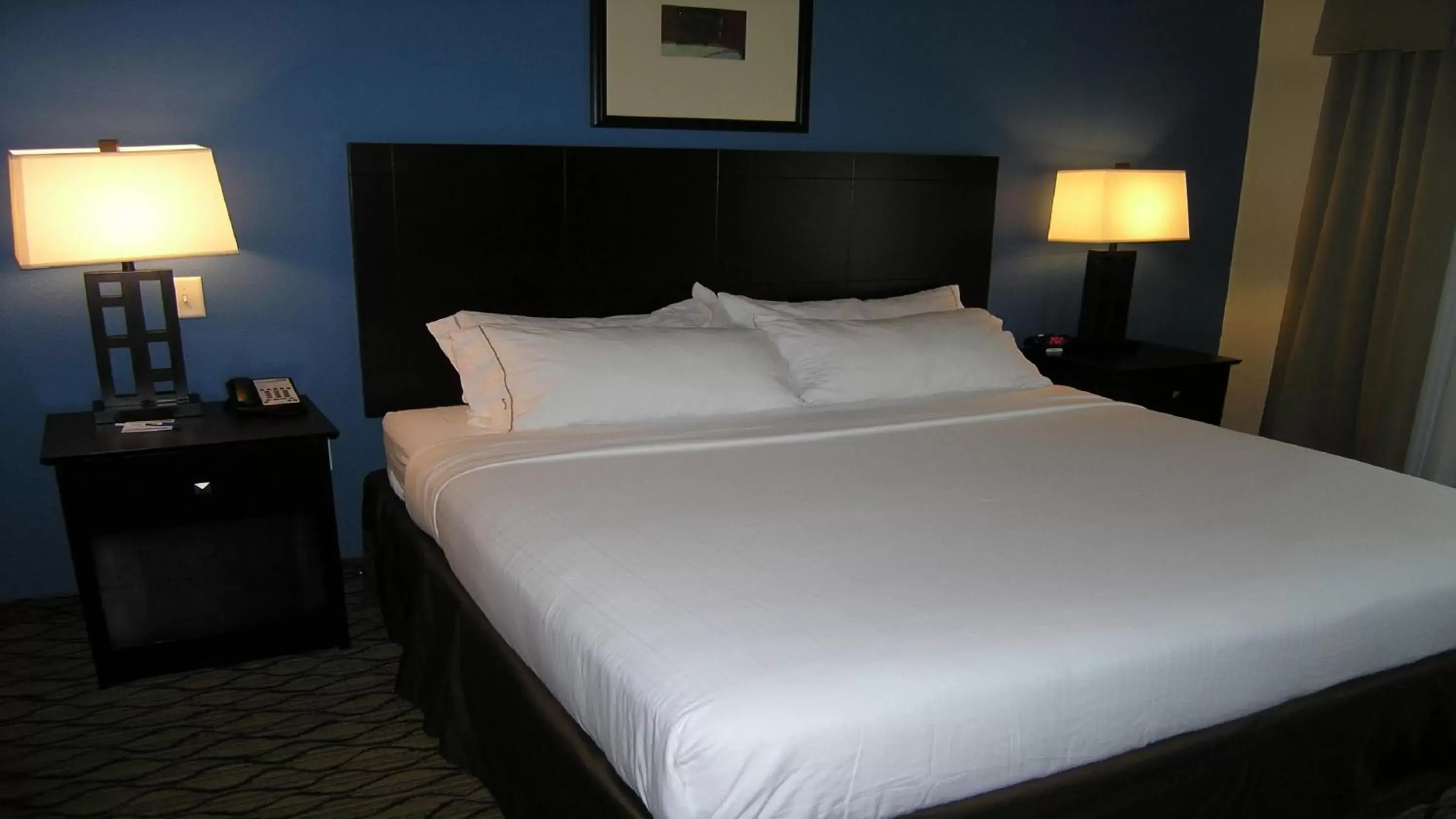 Photo of the whole room, Bed in Holiday Inn Express & Suites Belle Vernon, an IHG Hotel