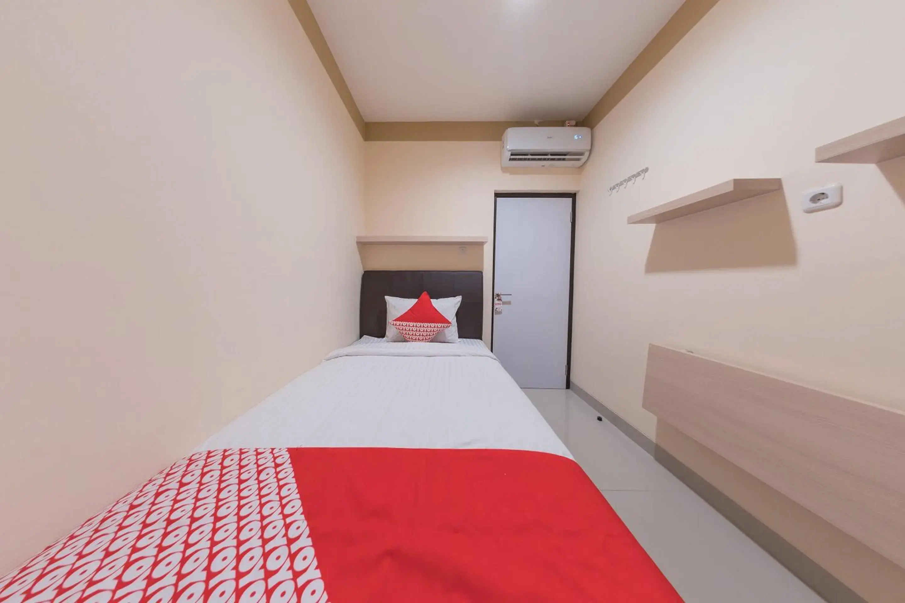 Bedroom, Bed in OYO 478 Balcon Biru