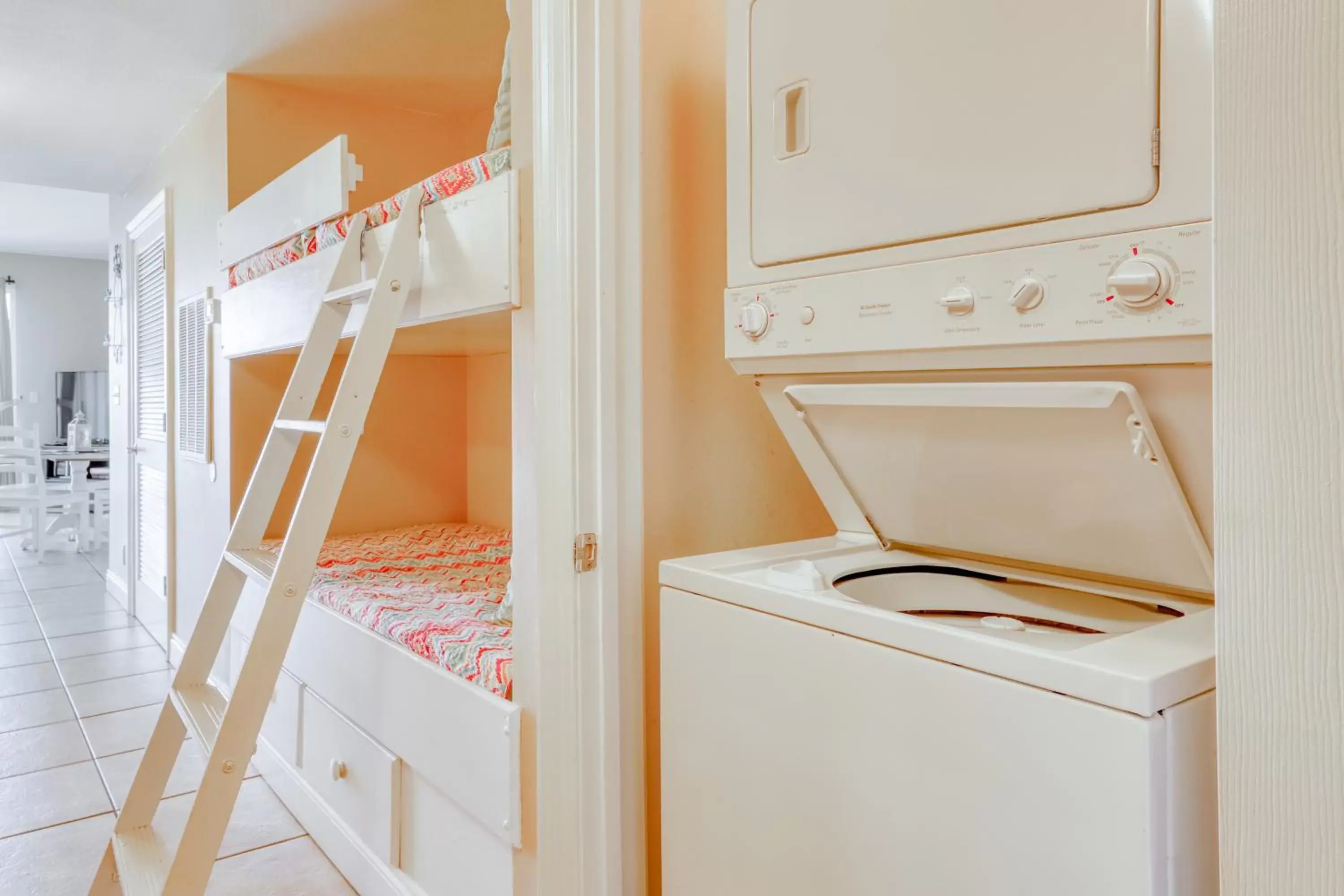 Kitchen/Kitchenette in Calypso 503W