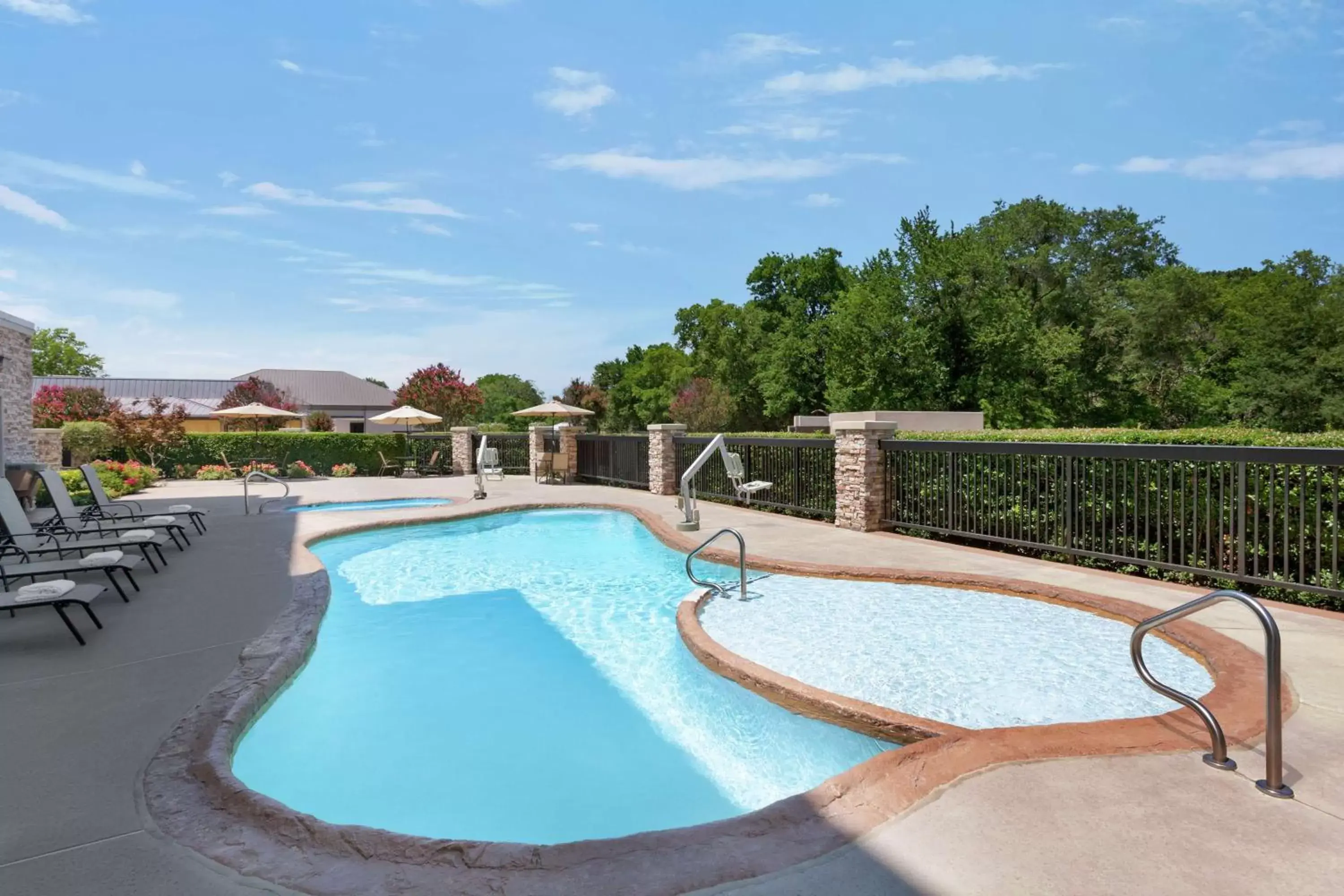 Swimming Pool in Hampton Inn Sulphur Springs