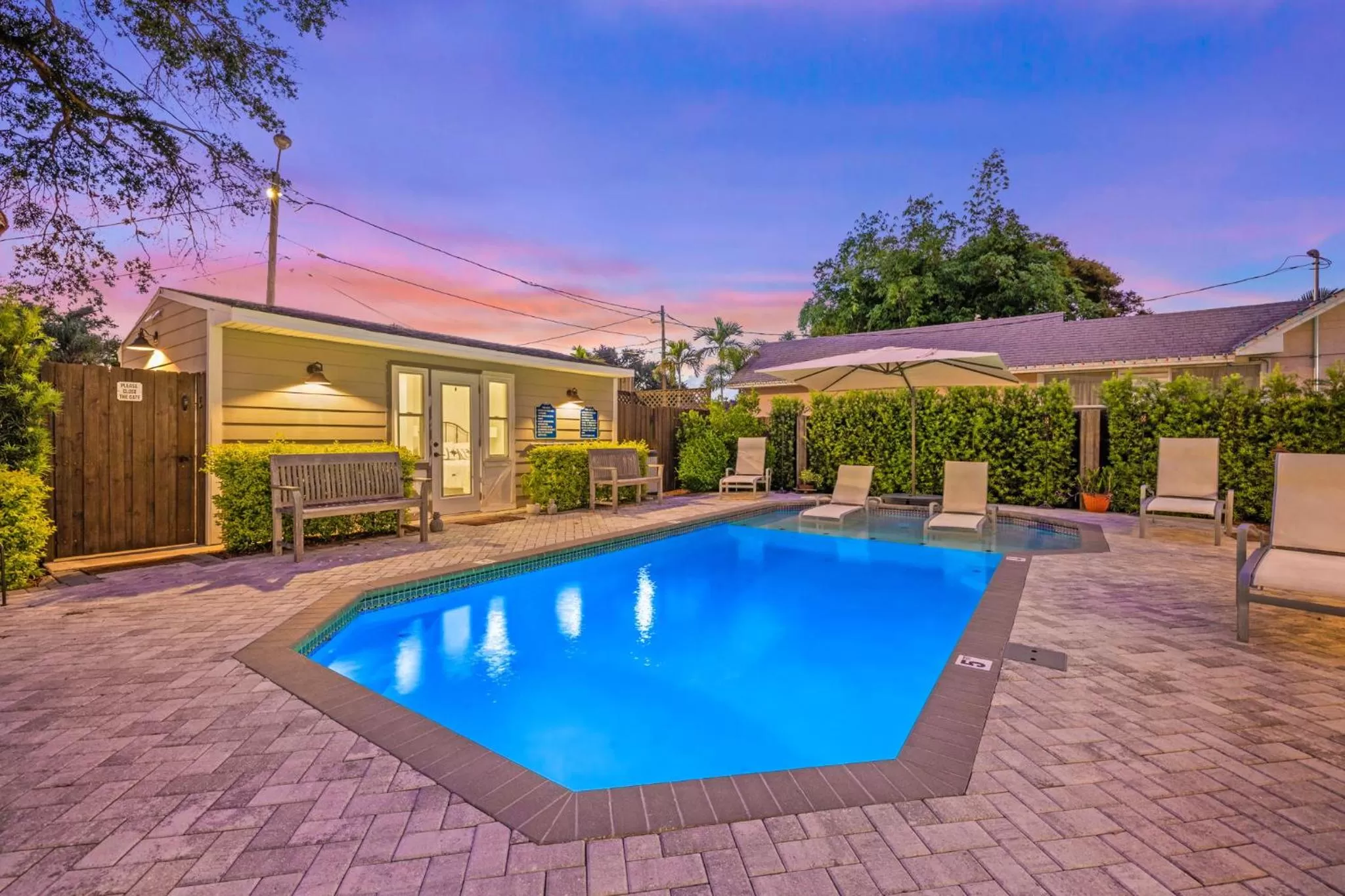 Summer, Swimming Pool in The Kenwood Gables