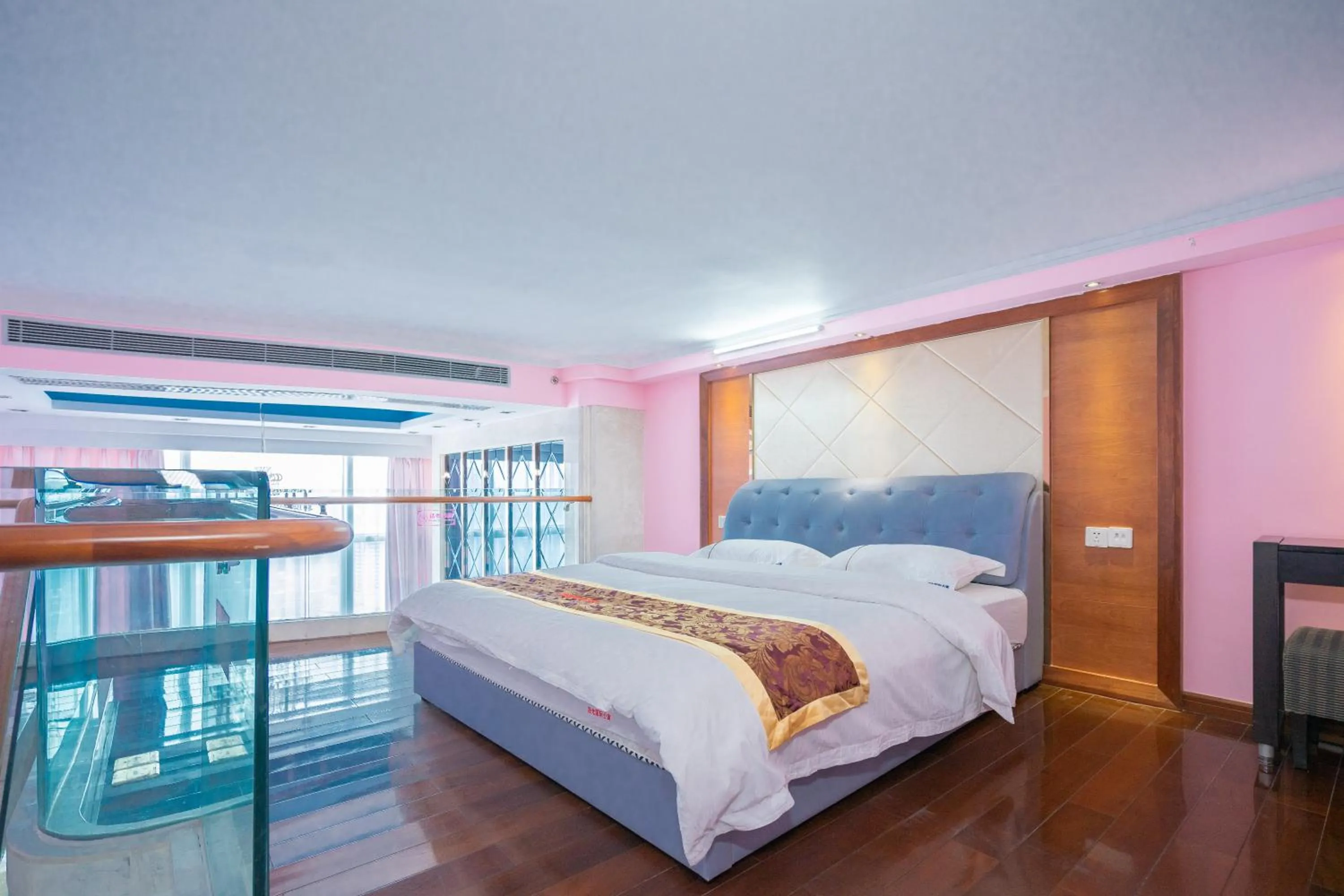 Bed in Guangzhou Hakka Apartment Beijing Road