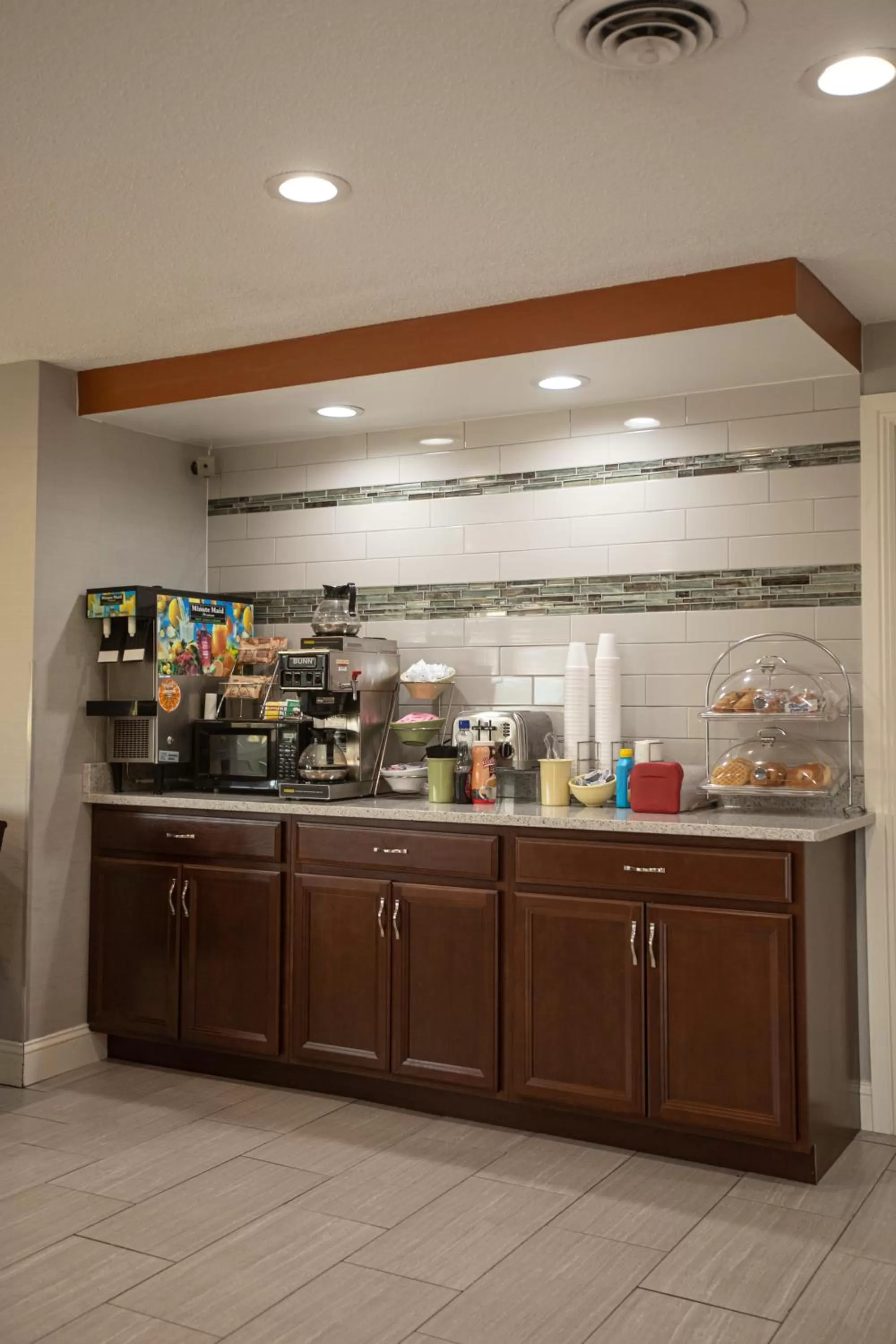 Breakfast in Knights Inn Mount Airy