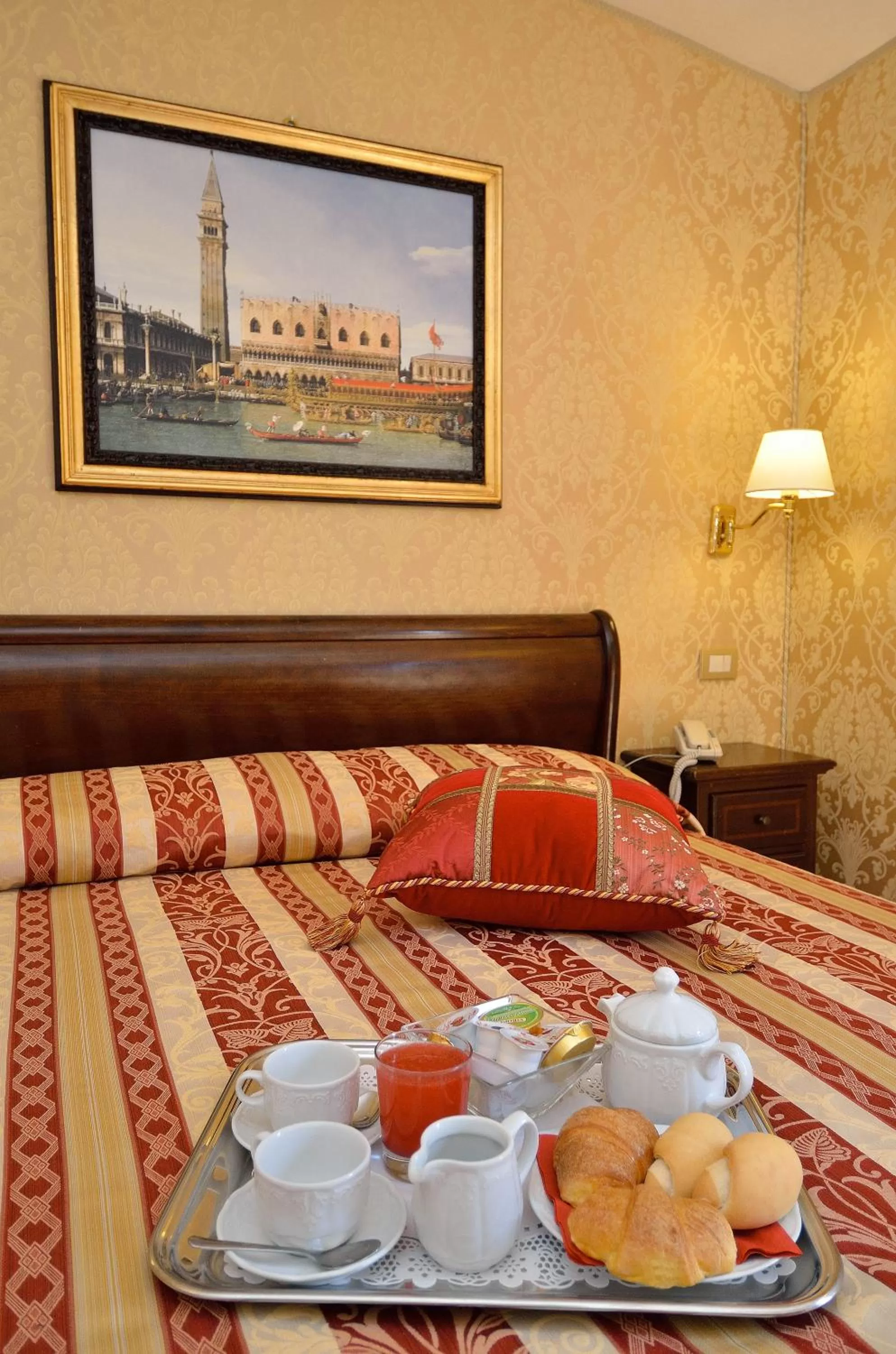 Bed in Residenza Goldoni