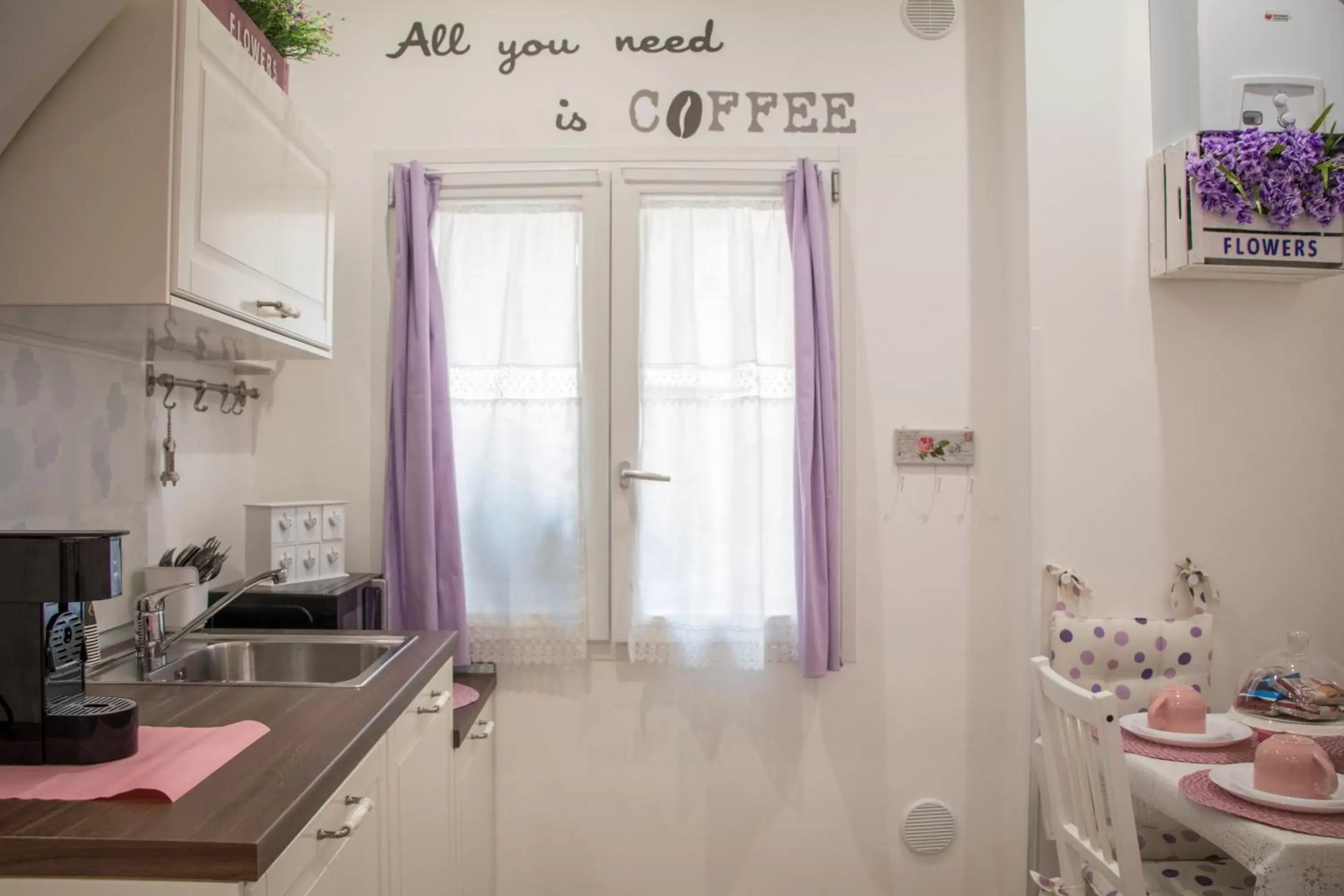 Photo of the whole room, Kitchen/Kitchenette in Salerno nel Cuore