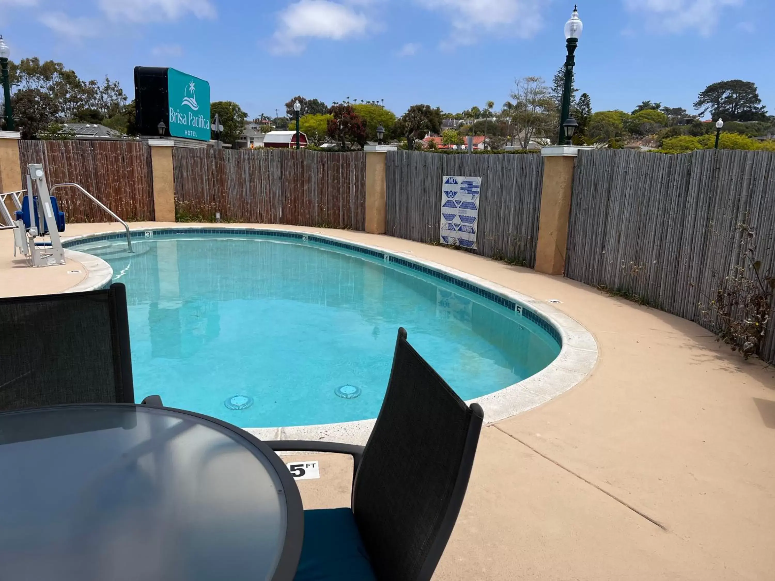 Swimming Pool in Brisa Pacifica Hotel Encinitas