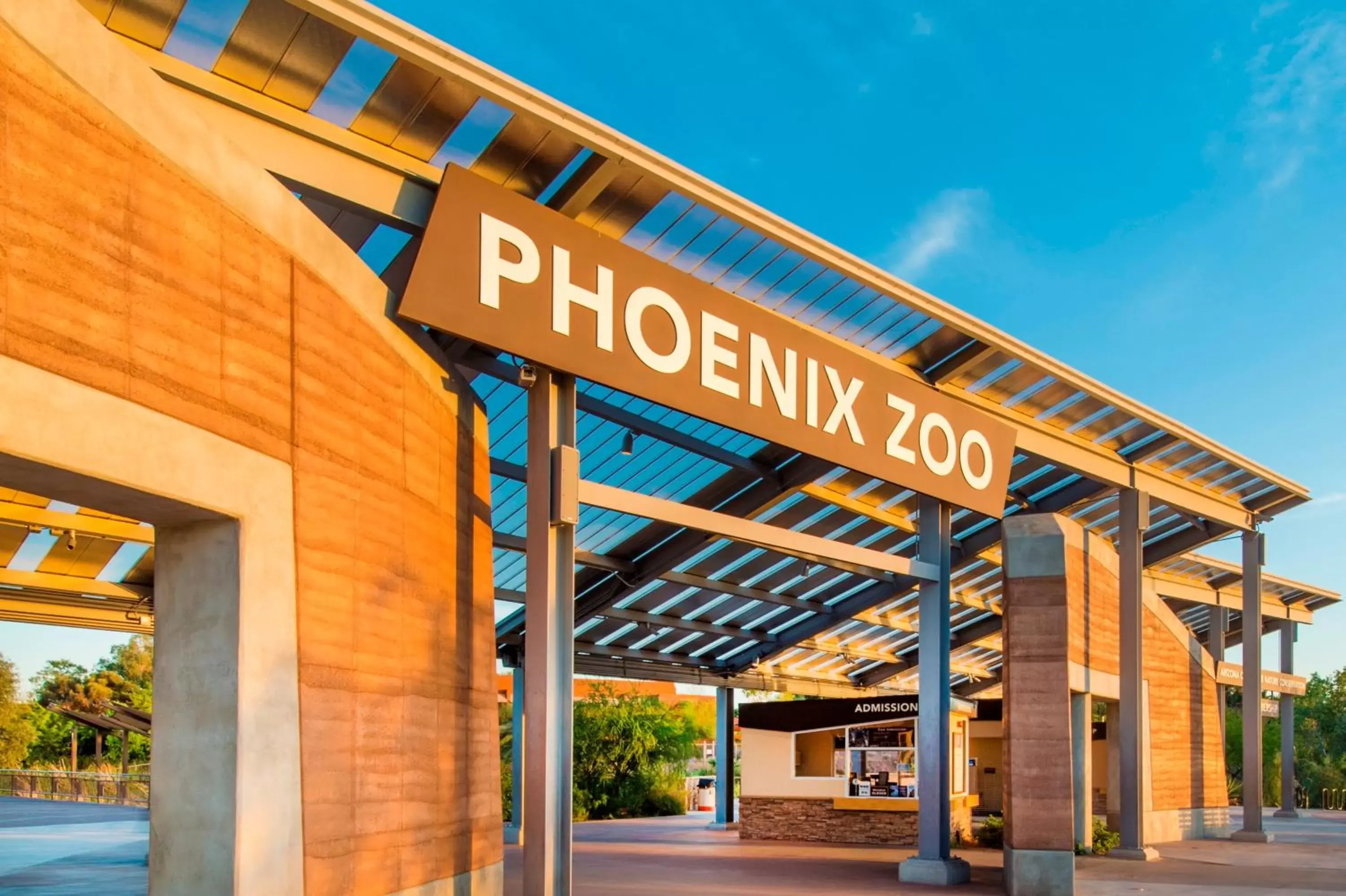Nearby landmark, Property Building in Holiday Inn Express & Suites - Phoenix - Airport North, an IHG Hotel