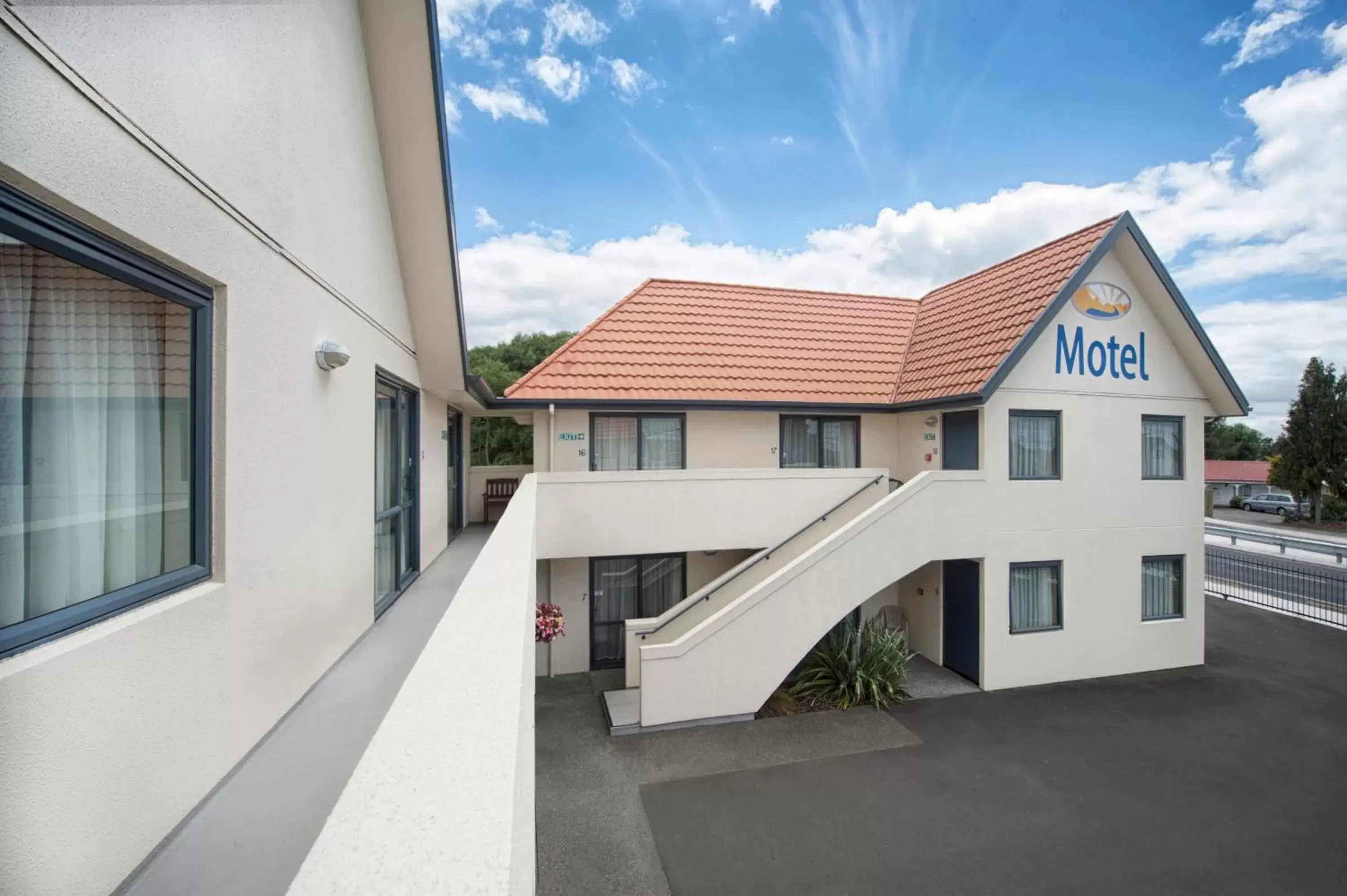 Facade/entrance, Balcony/Terrace in Bella Vista Motel Rotorua