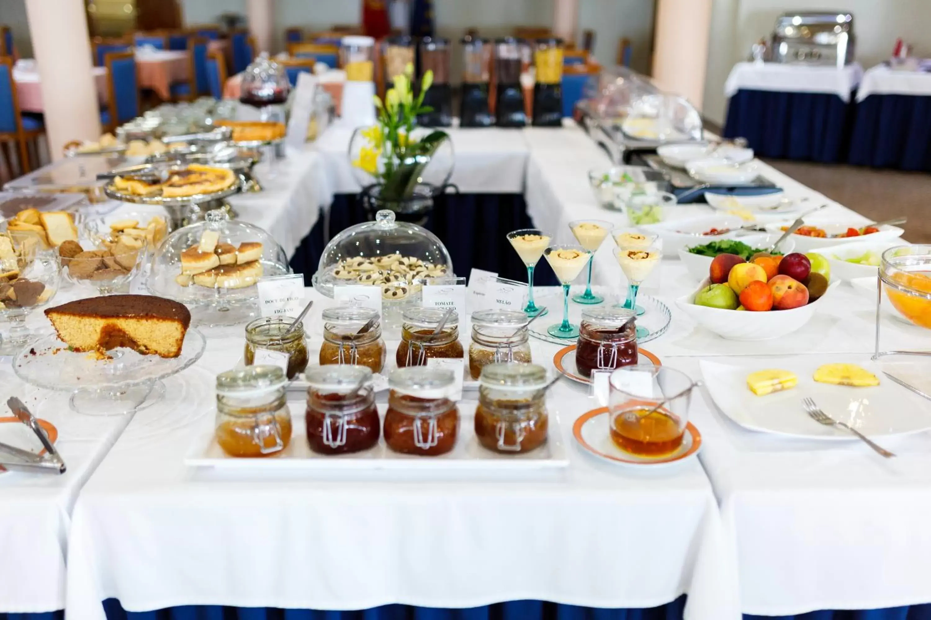 Buffet breakfast, Banquet Facilities in Hotel Sao Jorge Garden