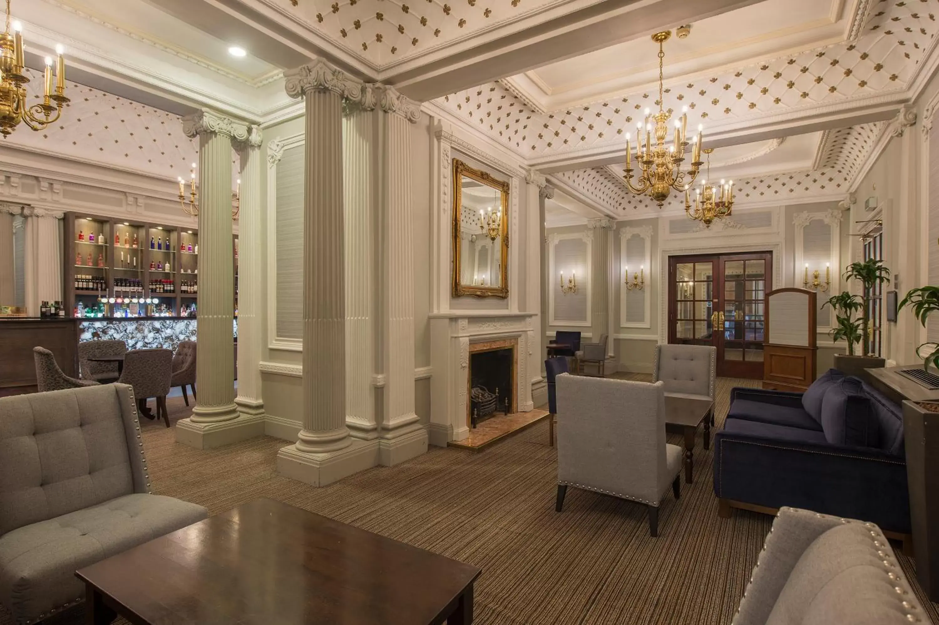 Lounge or bar, Lobby/Reception in Crowne Plaza - Sheffield, an IHG Hotel