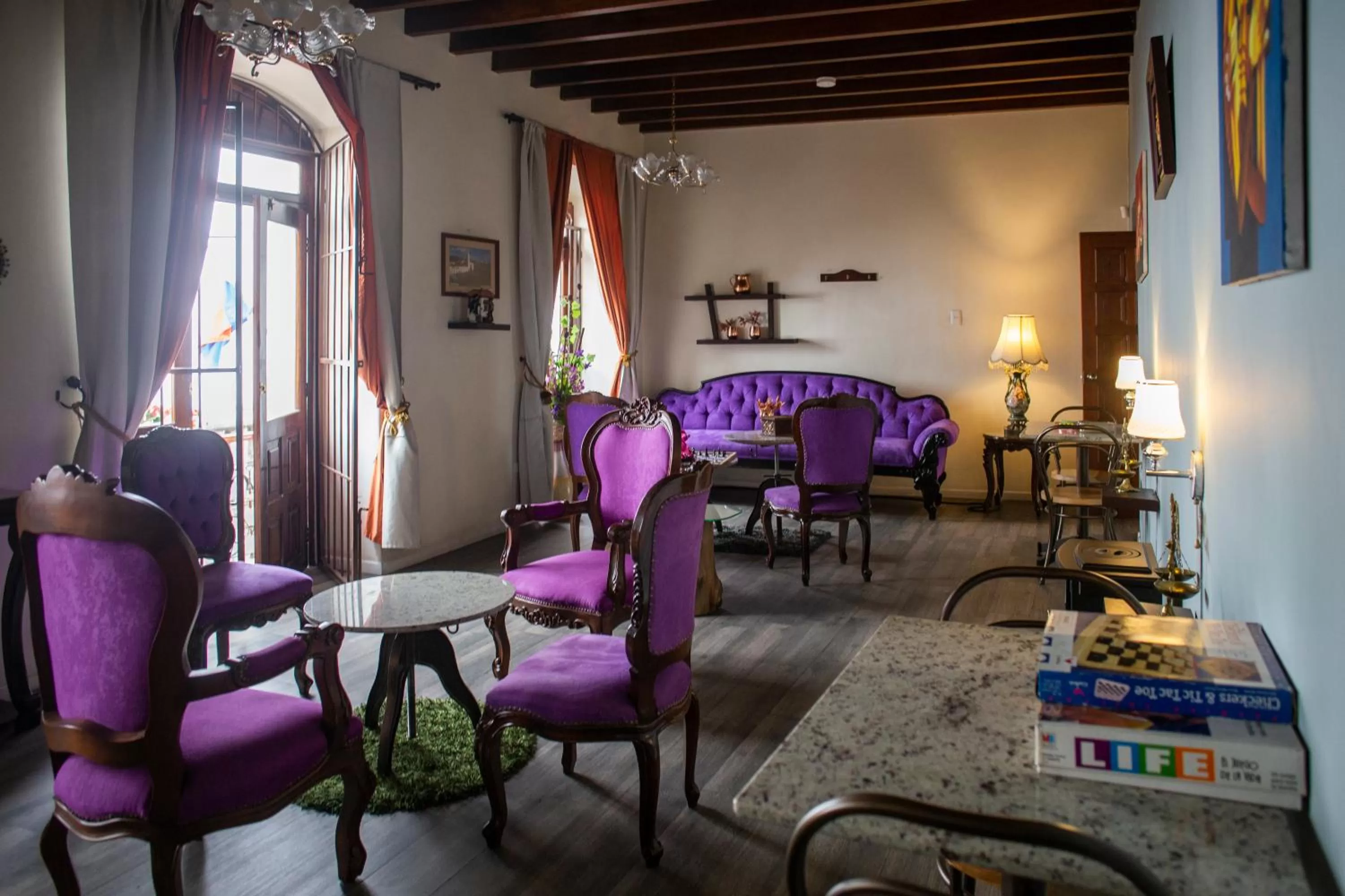 Seating area in Hotel Colonial San Agustin
