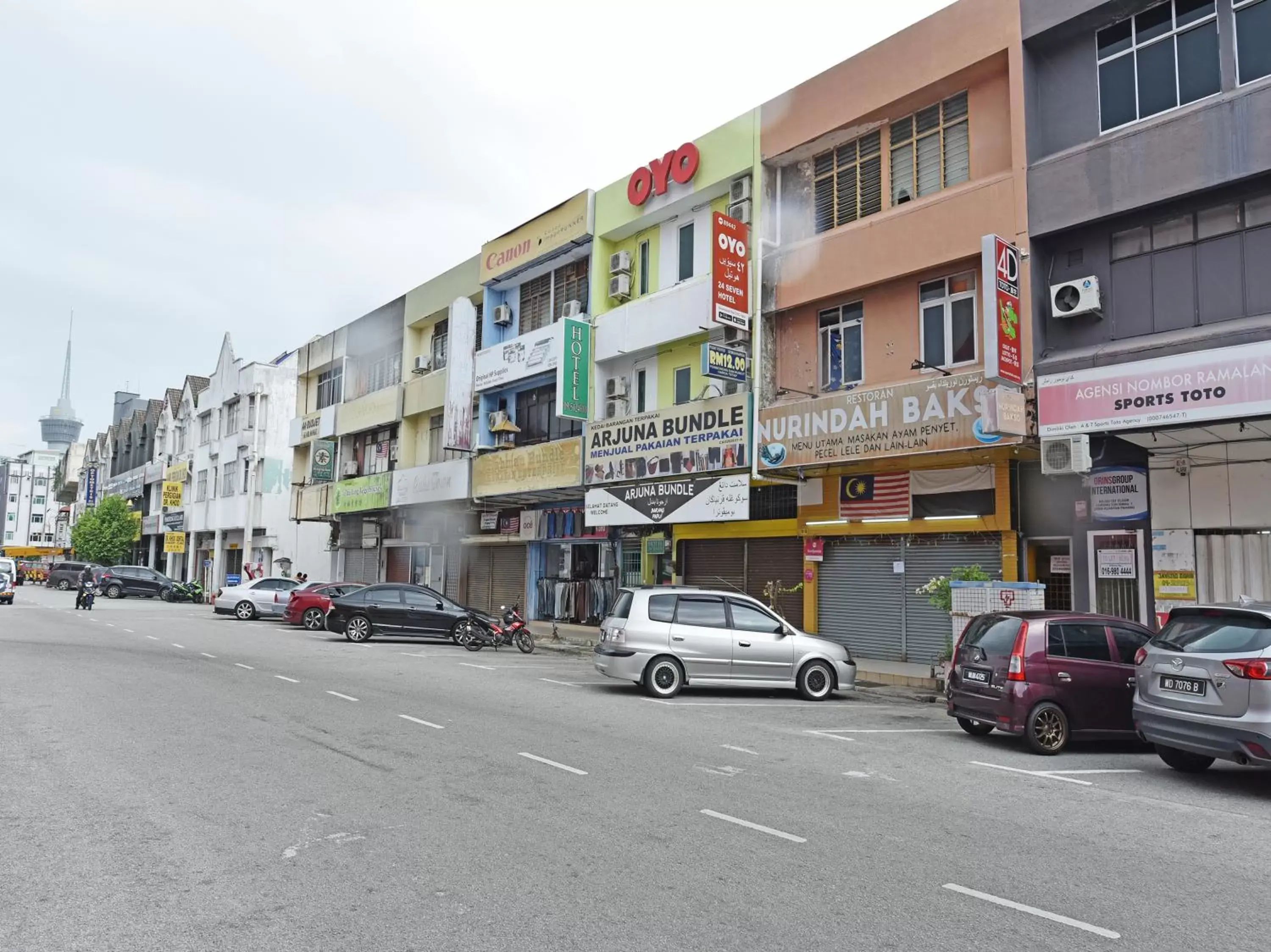 Facade/entrance, Property Building in OYO 90553 Hotel 24 Seven