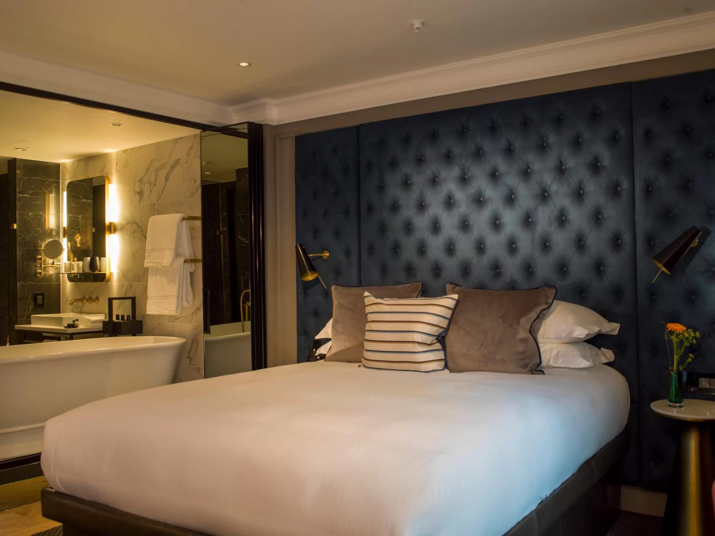 Bathroom, Bed in The Guardsman - Preferred Hotels and Resorts