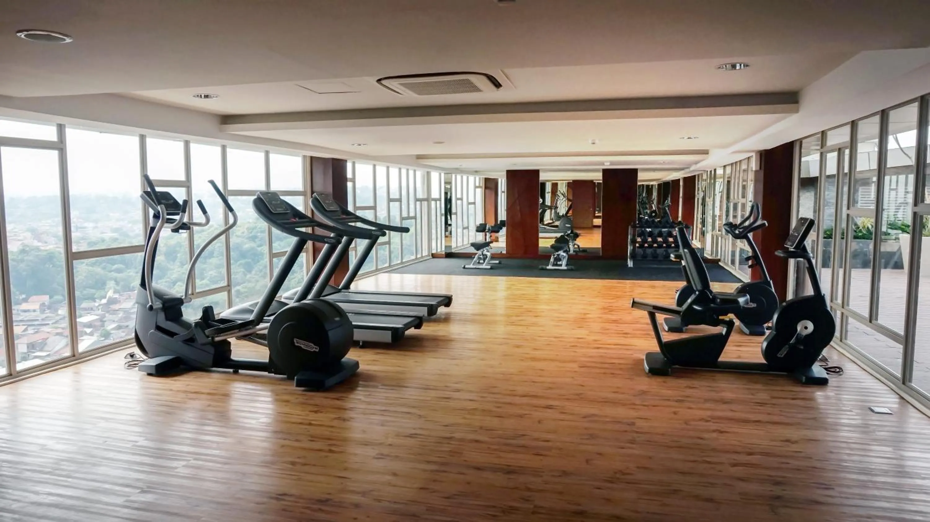 Fitness centre/facilities in Louis Kienne Hotel Pandanaran