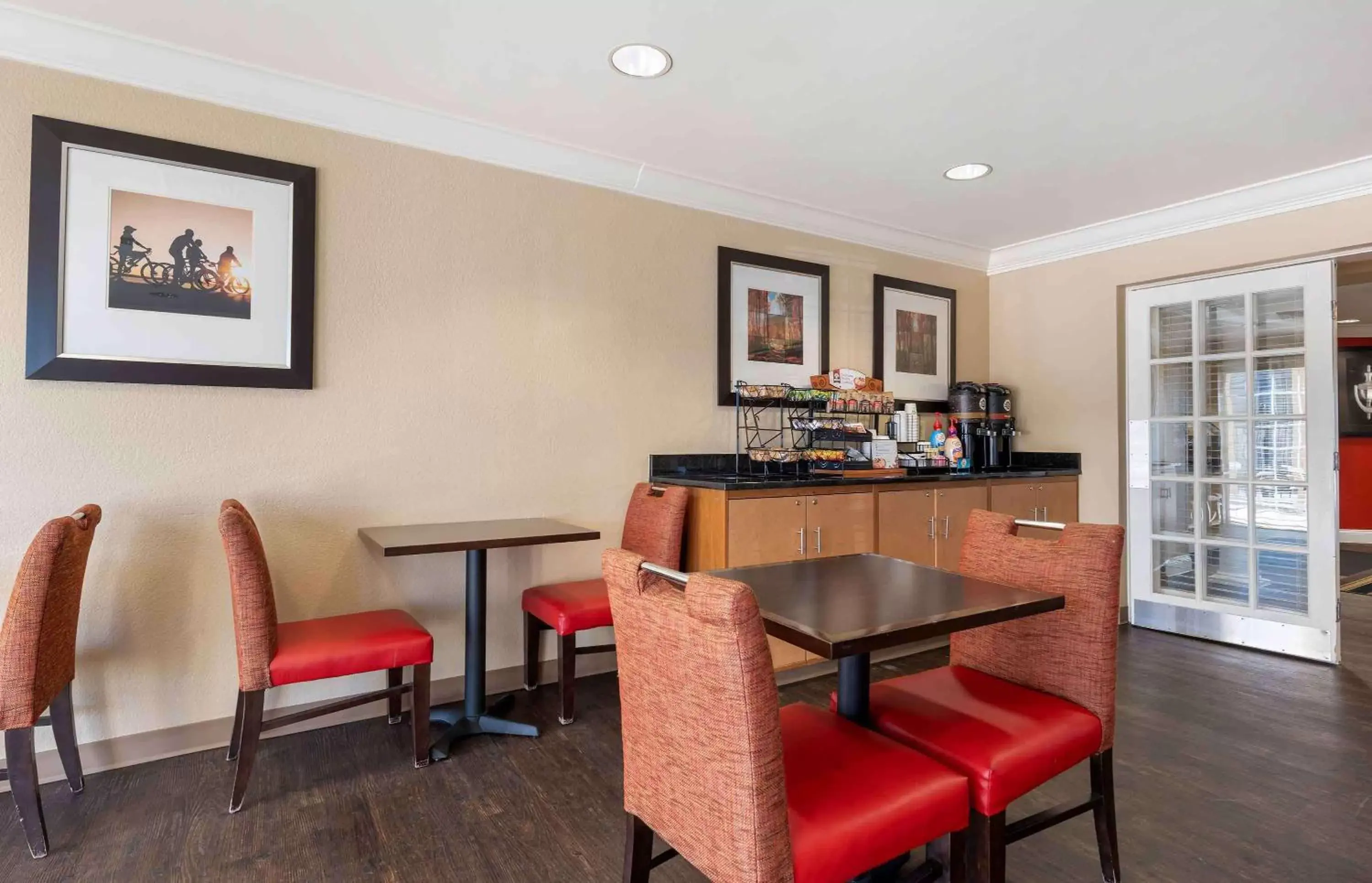 Restaurant/places to eat in Extended Stay America Suites - Chicago - O'Hare - Allstate Arena