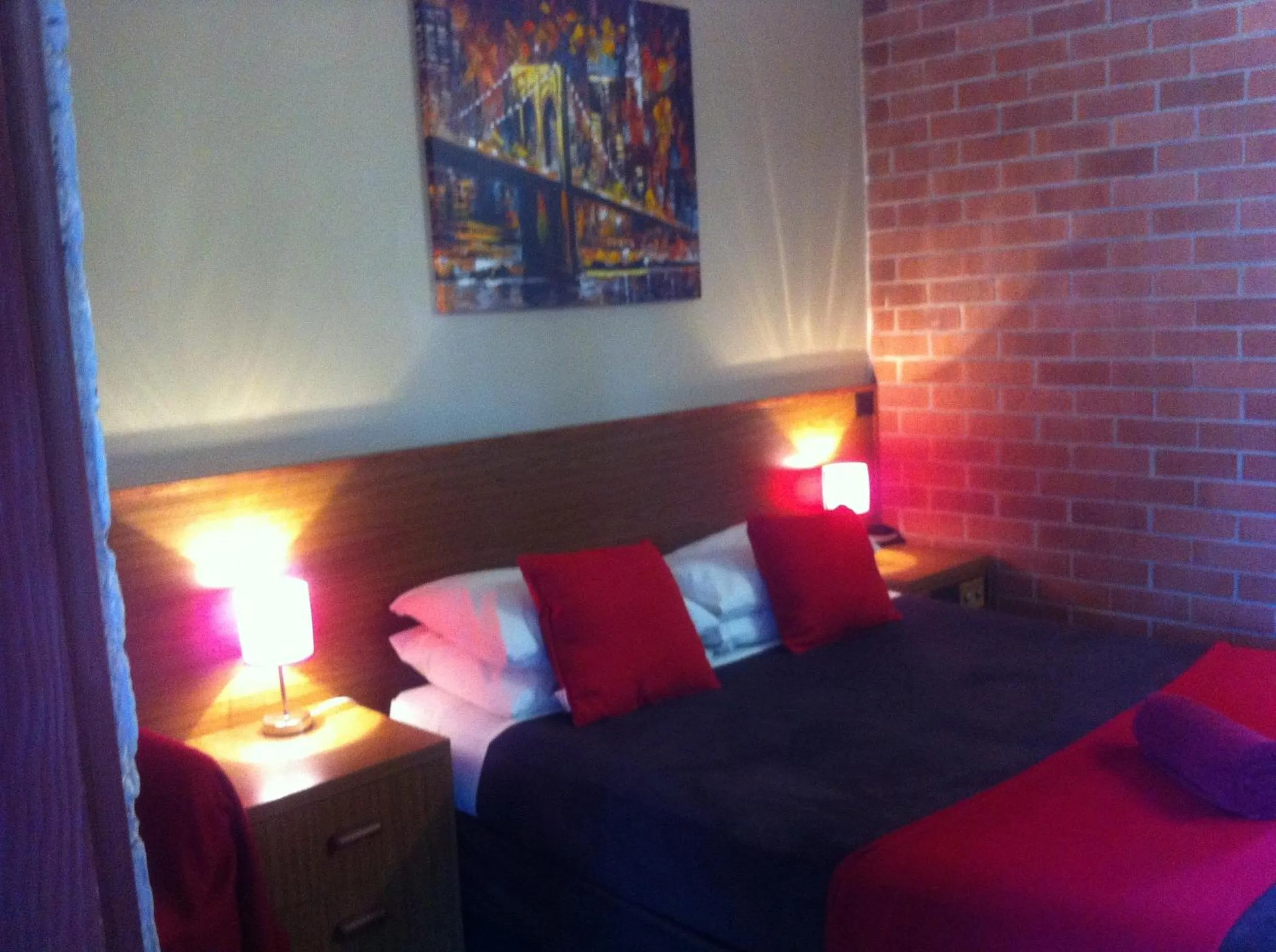 Bed in Elsinor Motor Lodge