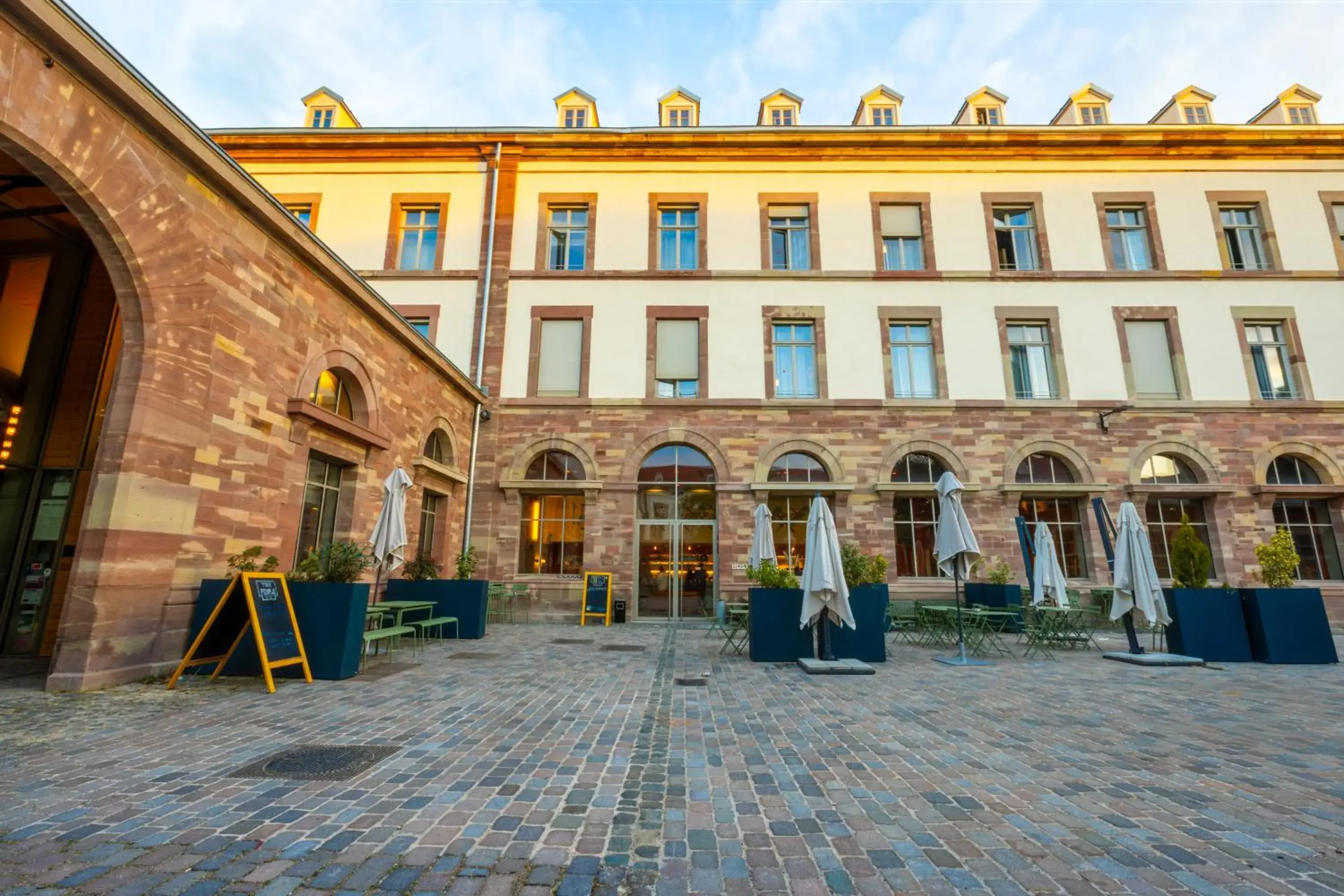 Property Building in The People - Strasbourg