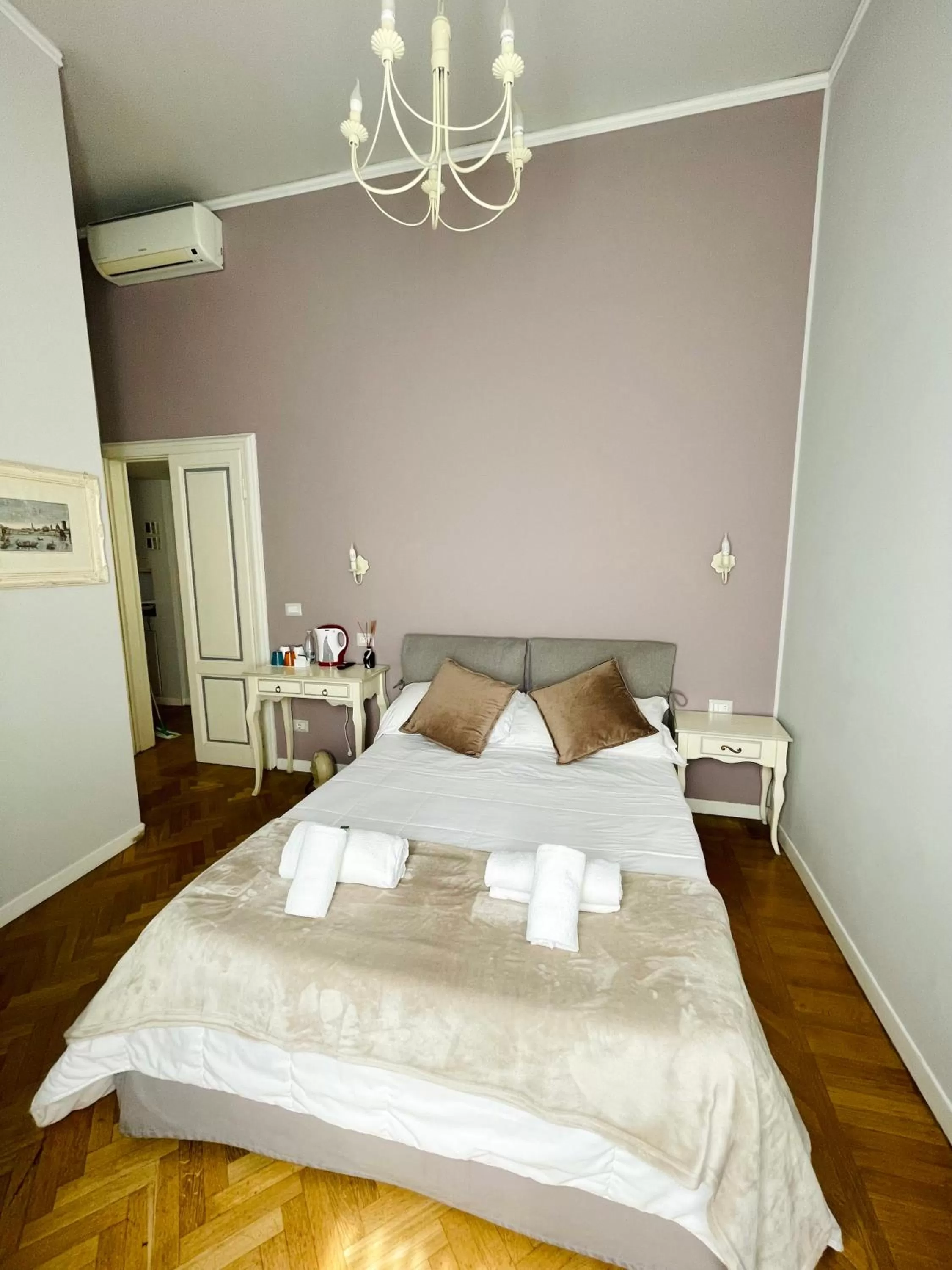 air conditioner, Bed in B&B Dimora Sassetti 6