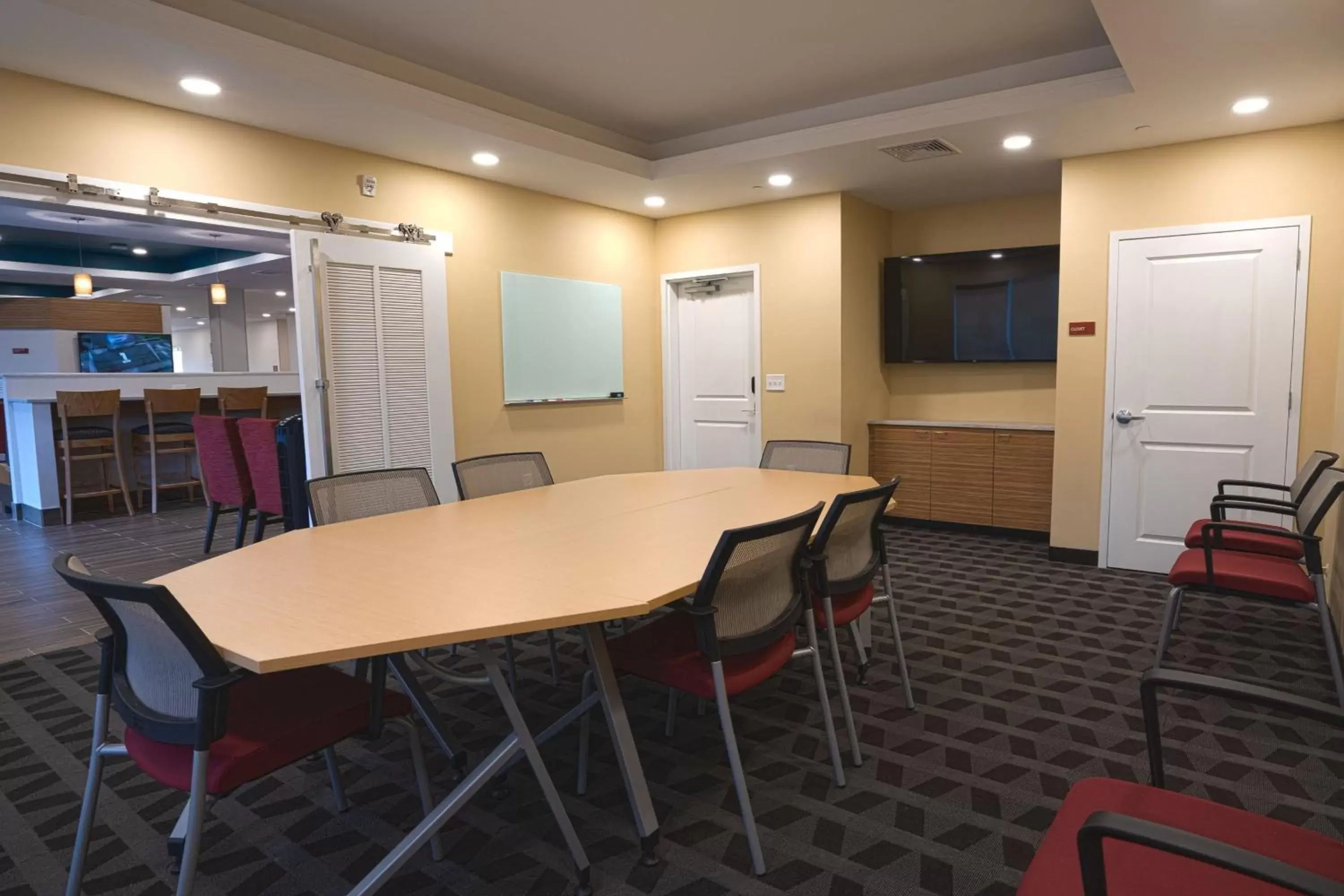 Meeting/conference room in TownePlace Suites by Marriott Clinton