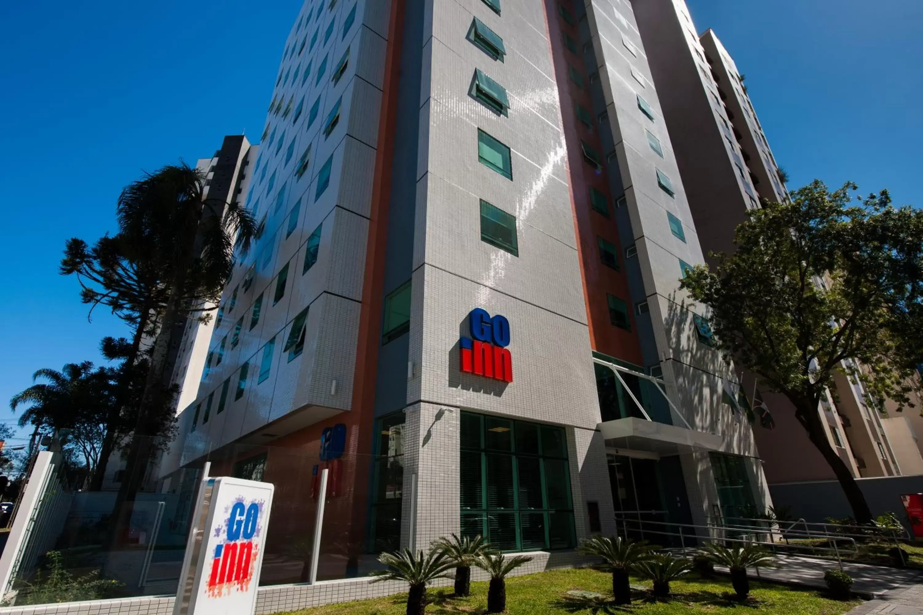 Facade/entrance, Property Building in Go Inn Hotel Curitiba