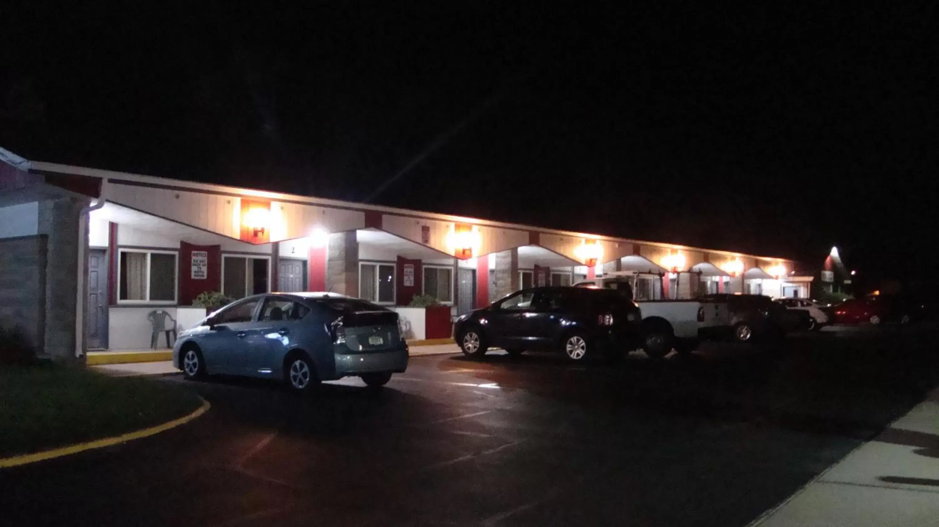 Night, Property Building in Pinconning Trail Inn Motel