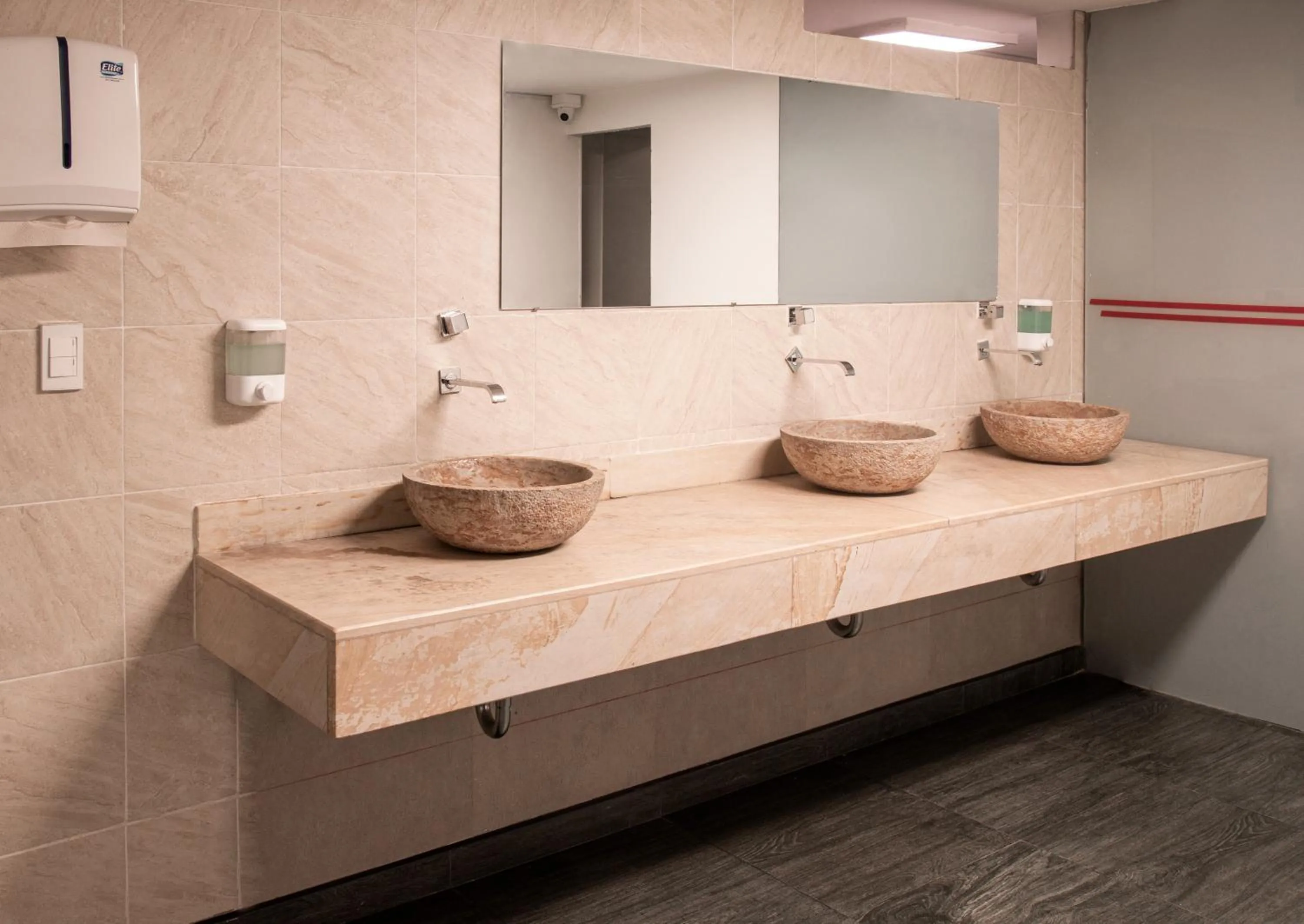 Bathroom in Hotel Bestmark Platino en Chapinero Bogota