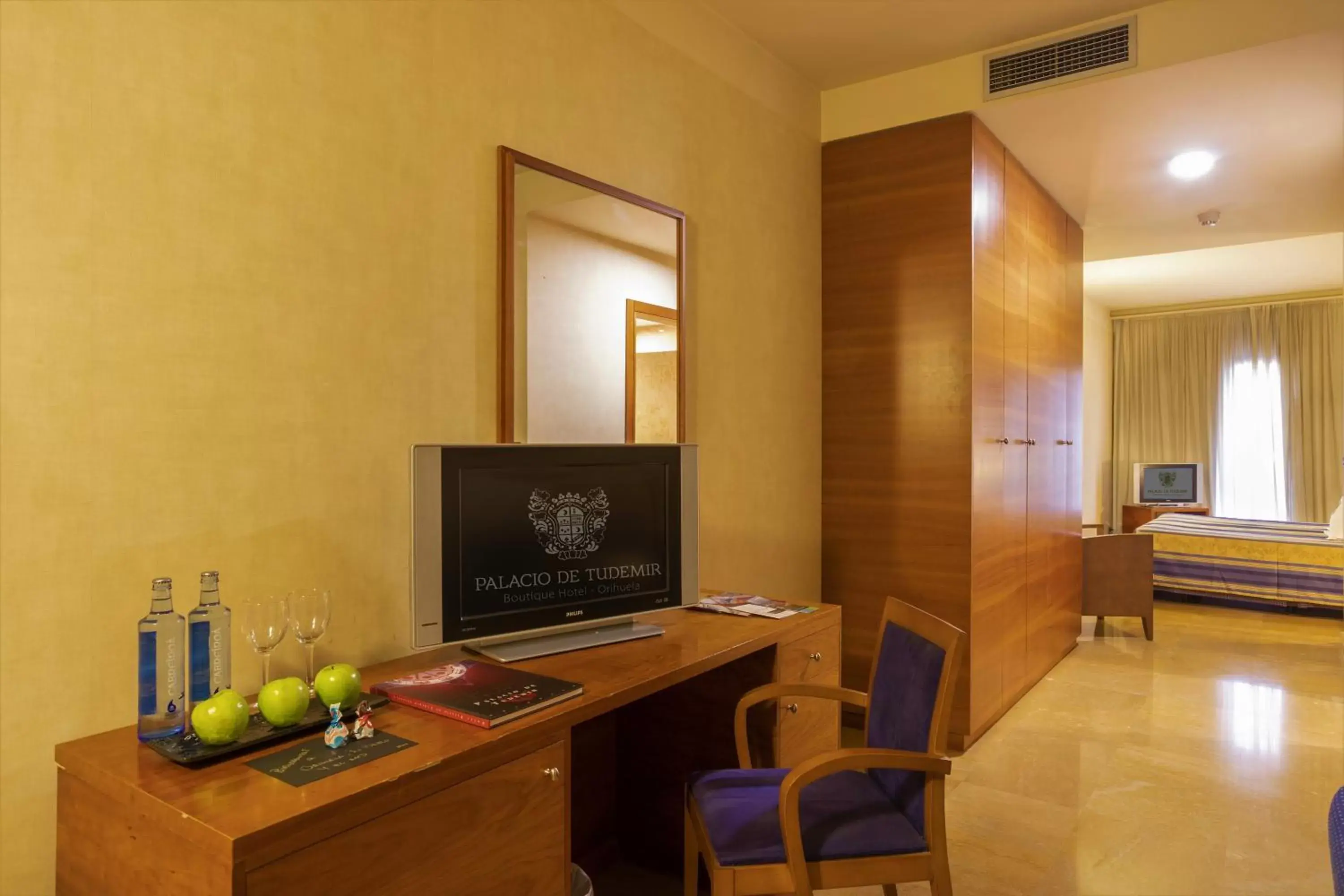 TV/Entertainment Center in Sercotel Palacio de Tudemir