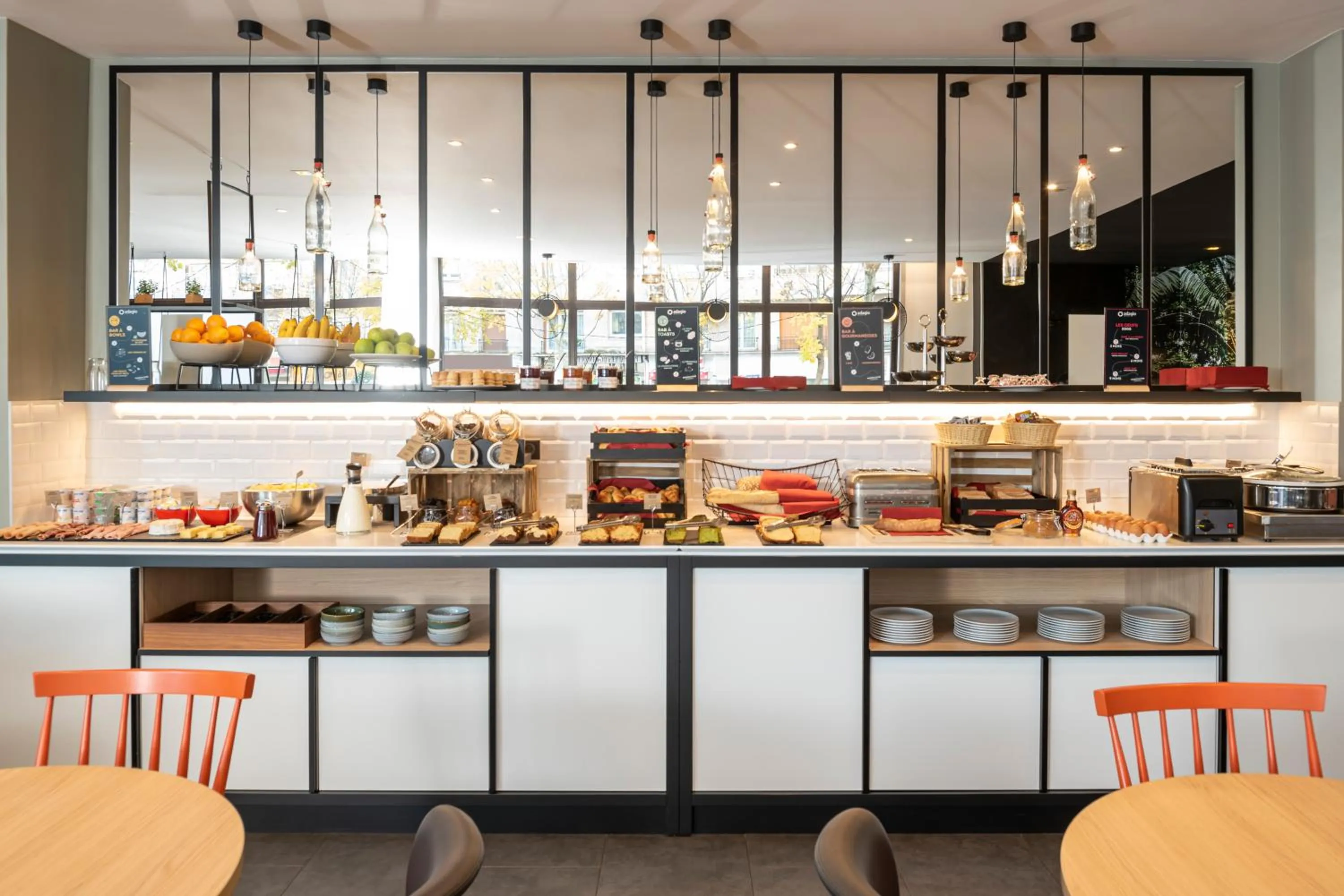 Breakfast in Aparthotel Adagio Paris Montrouge