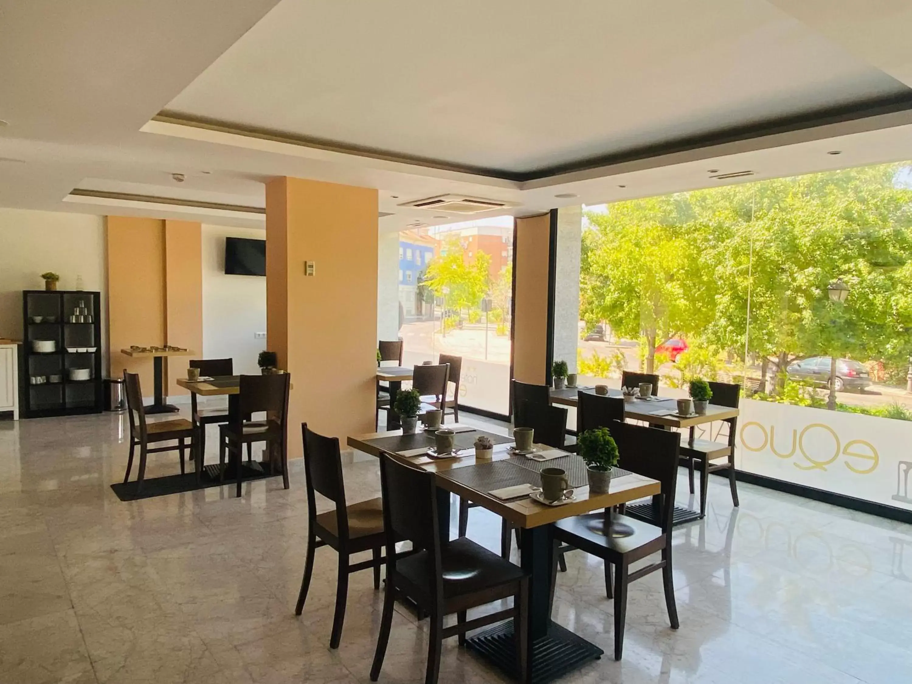Breakfast, Restaurant/Places to Eat in Hotel Equo Aranjuez