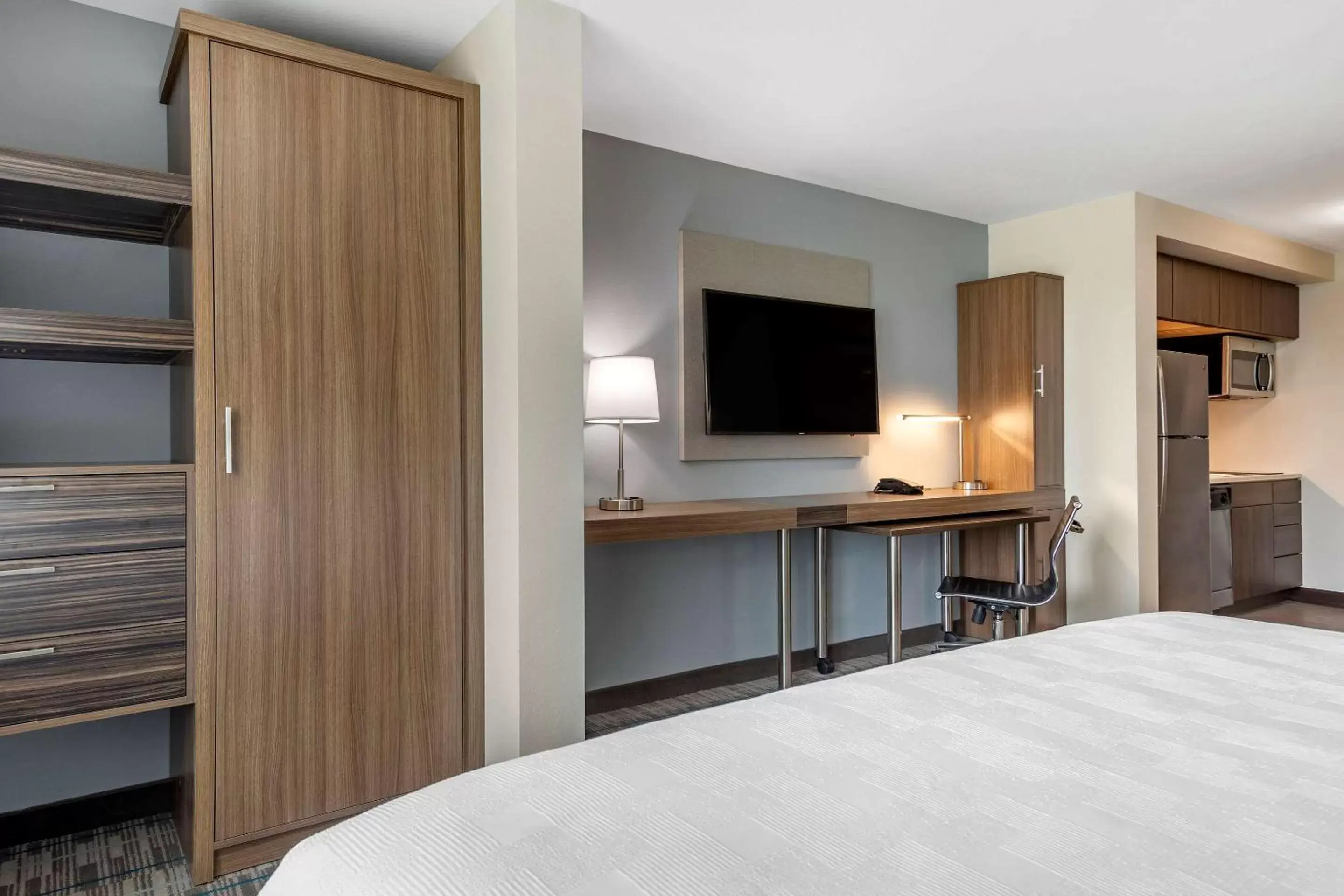 Bedroom, Bed in MainStay Suites Waukee-West Des Moines Bedroom, Bed in MainStay Suites Waukee-West Des Moines