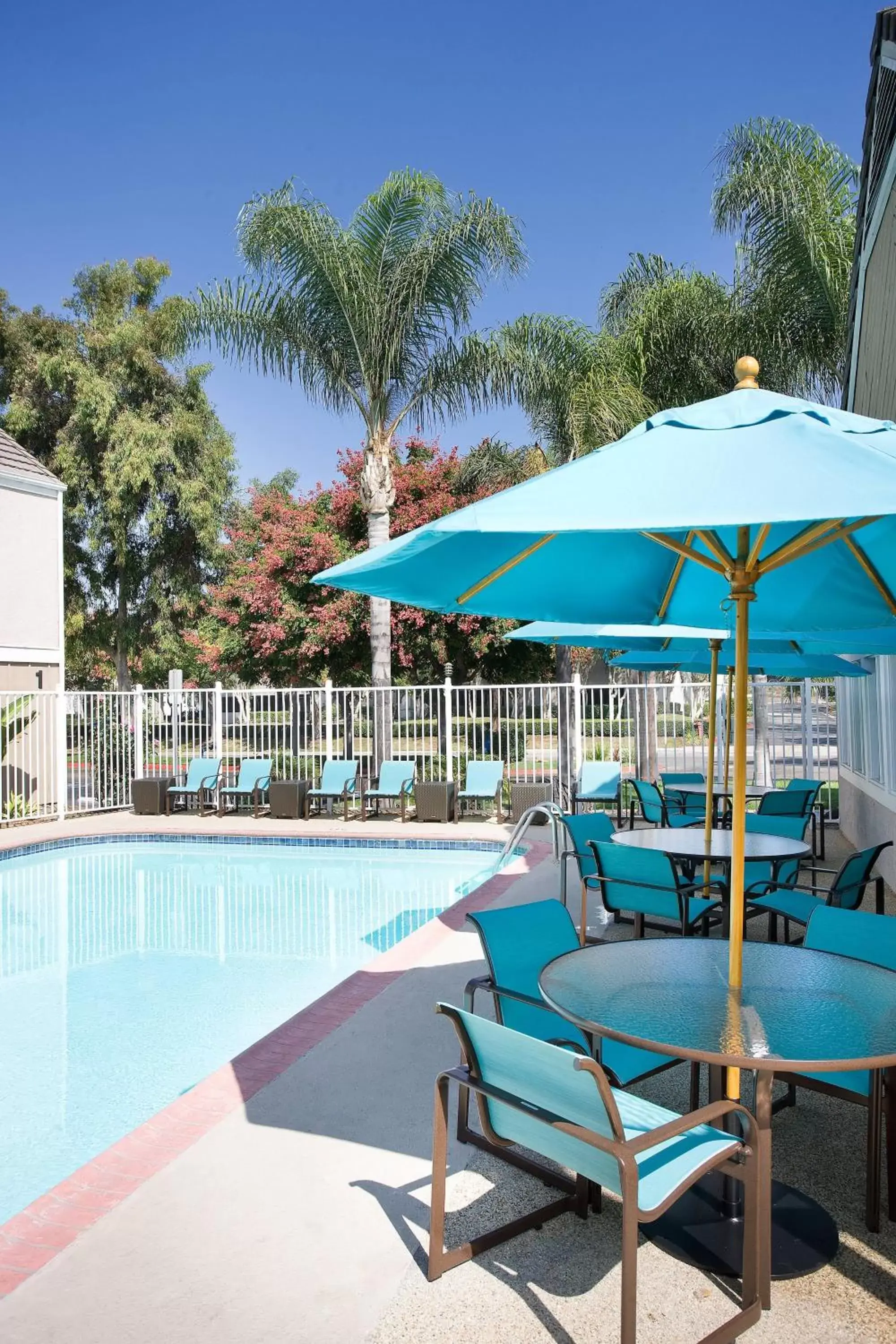 Swimming Pool in Residence Inn Irvine Spectrum