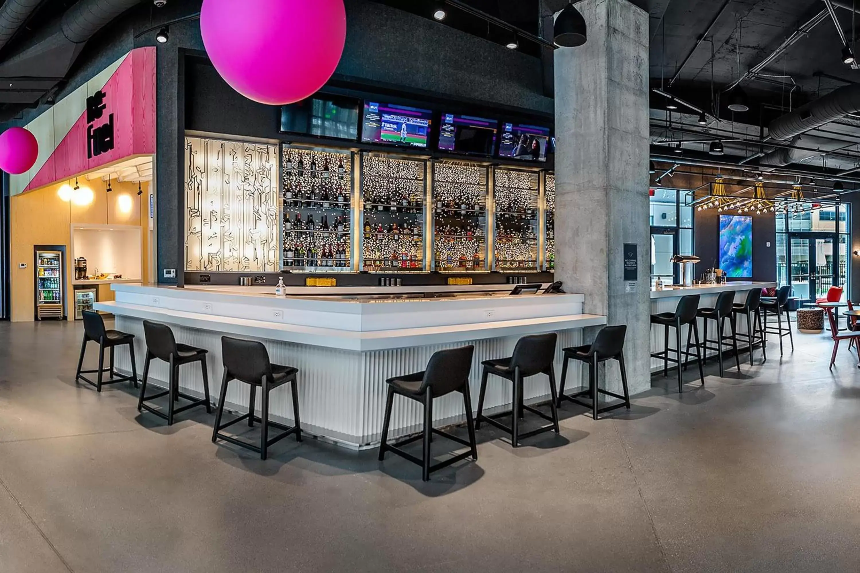 Lobby or reception, Lounge/Bar in Aloft Columbus Easton